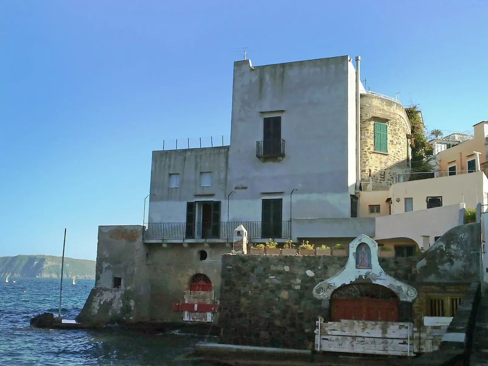 Ischia Sea Side-Outside