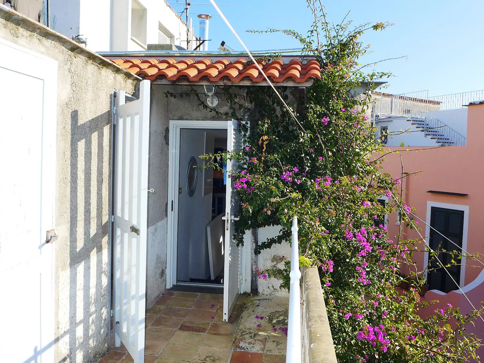 Ischia Sea Side-Outside
