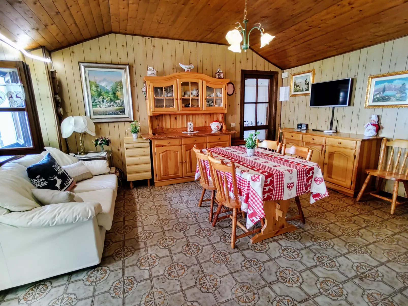 Baita dei Nonni-Inside