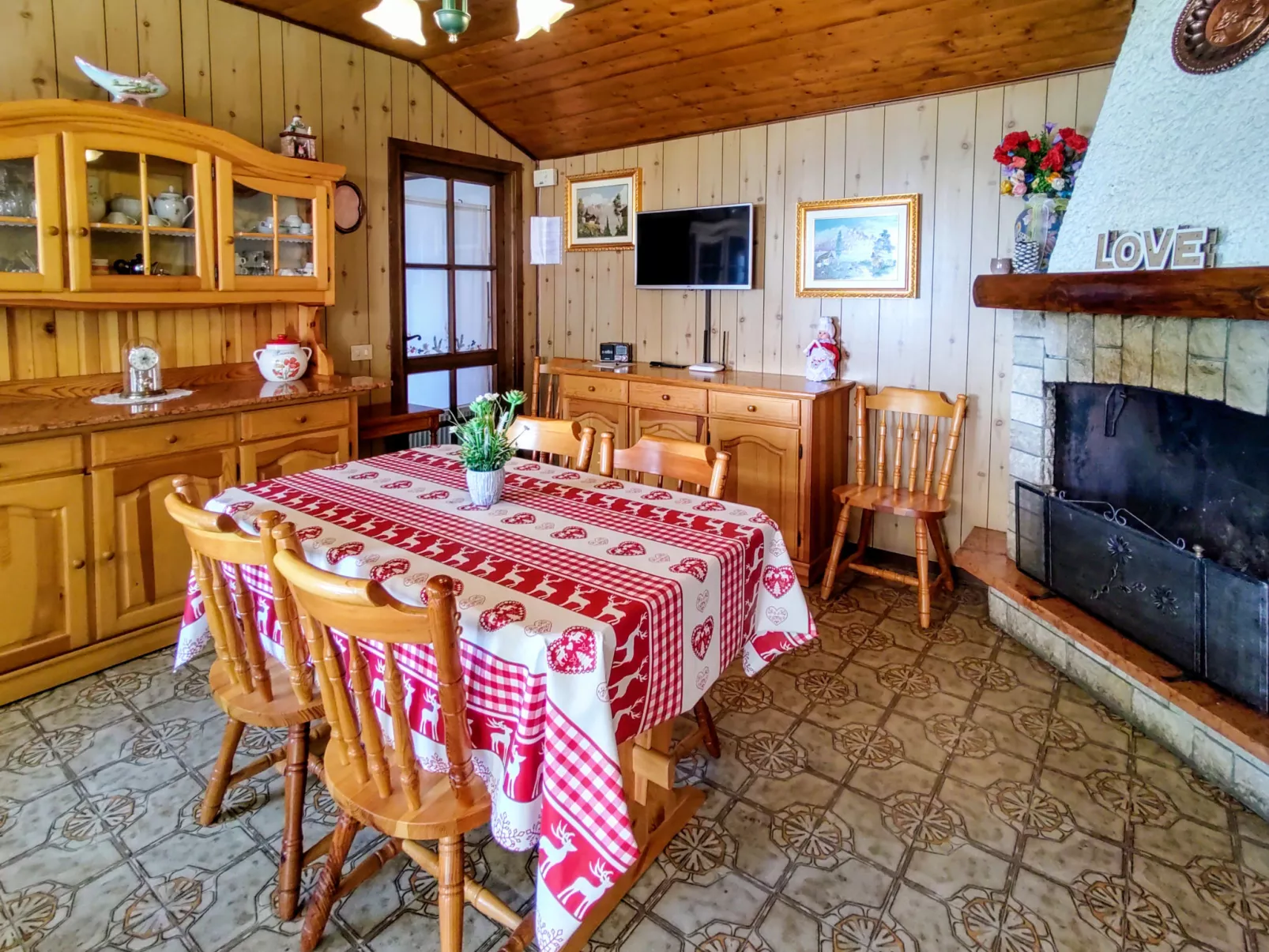 Baita dei Nonni-Inside