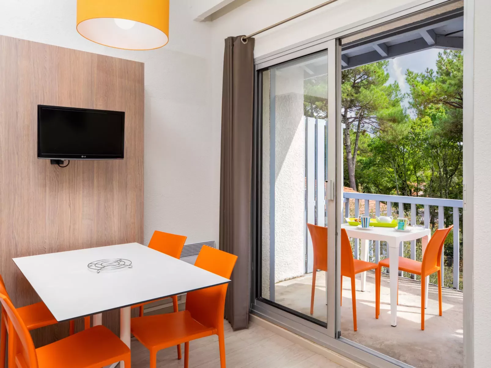 Sowell Family Pignada Plage-Inside