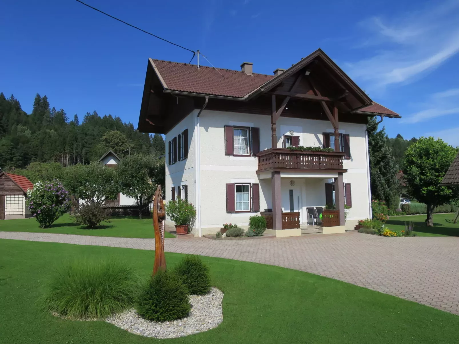 Wiegele-Outside