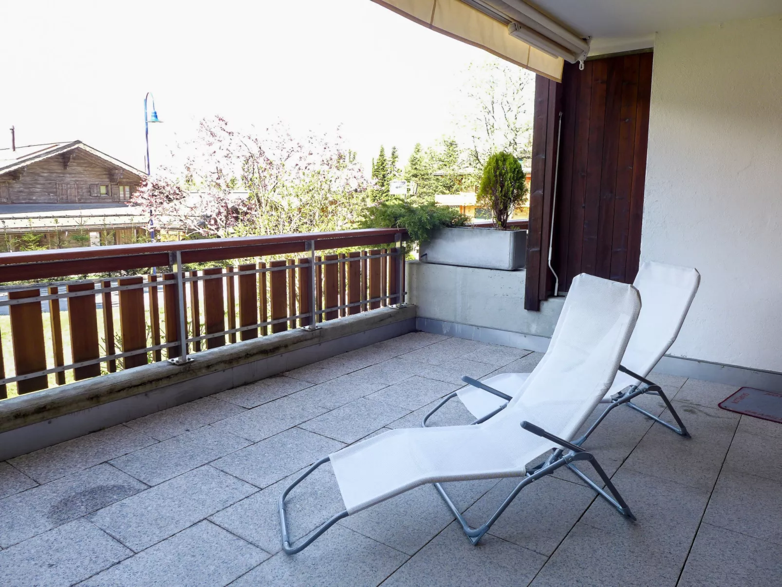 La Bercière 7-Outside