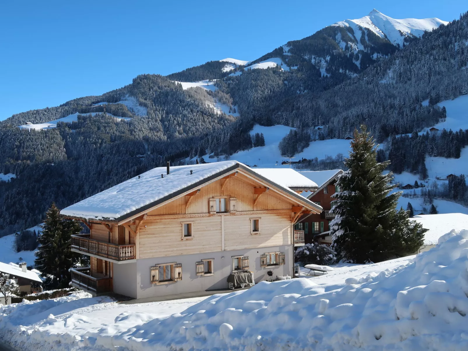 Saint-Joseph-Outside