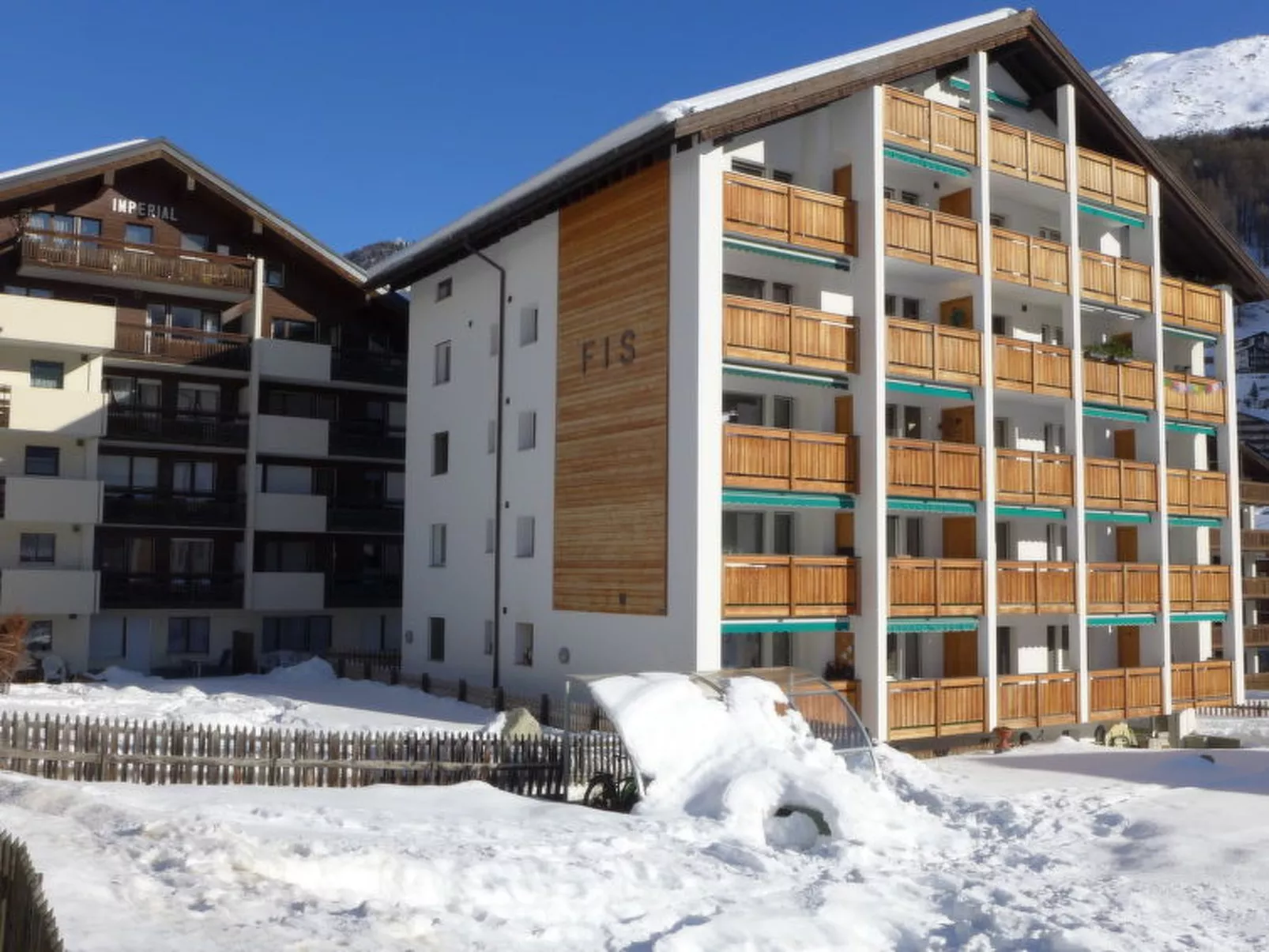 Fis-Outside