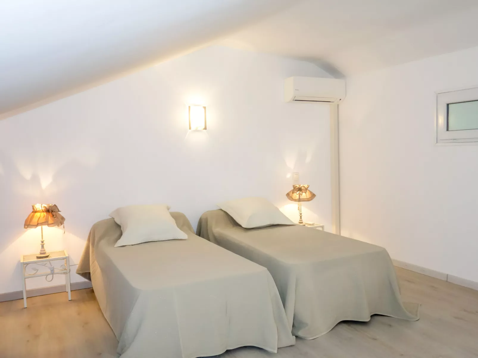 La maison d'Adélaïde-Inside