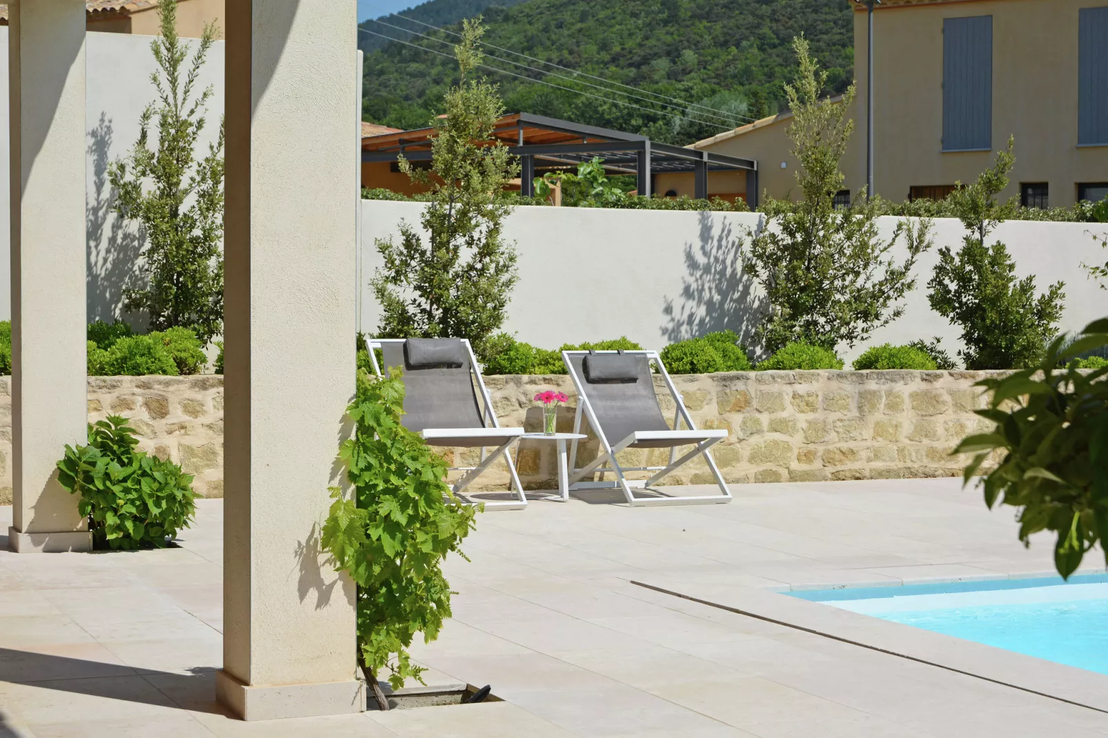 Les Collines-Terrace balcony