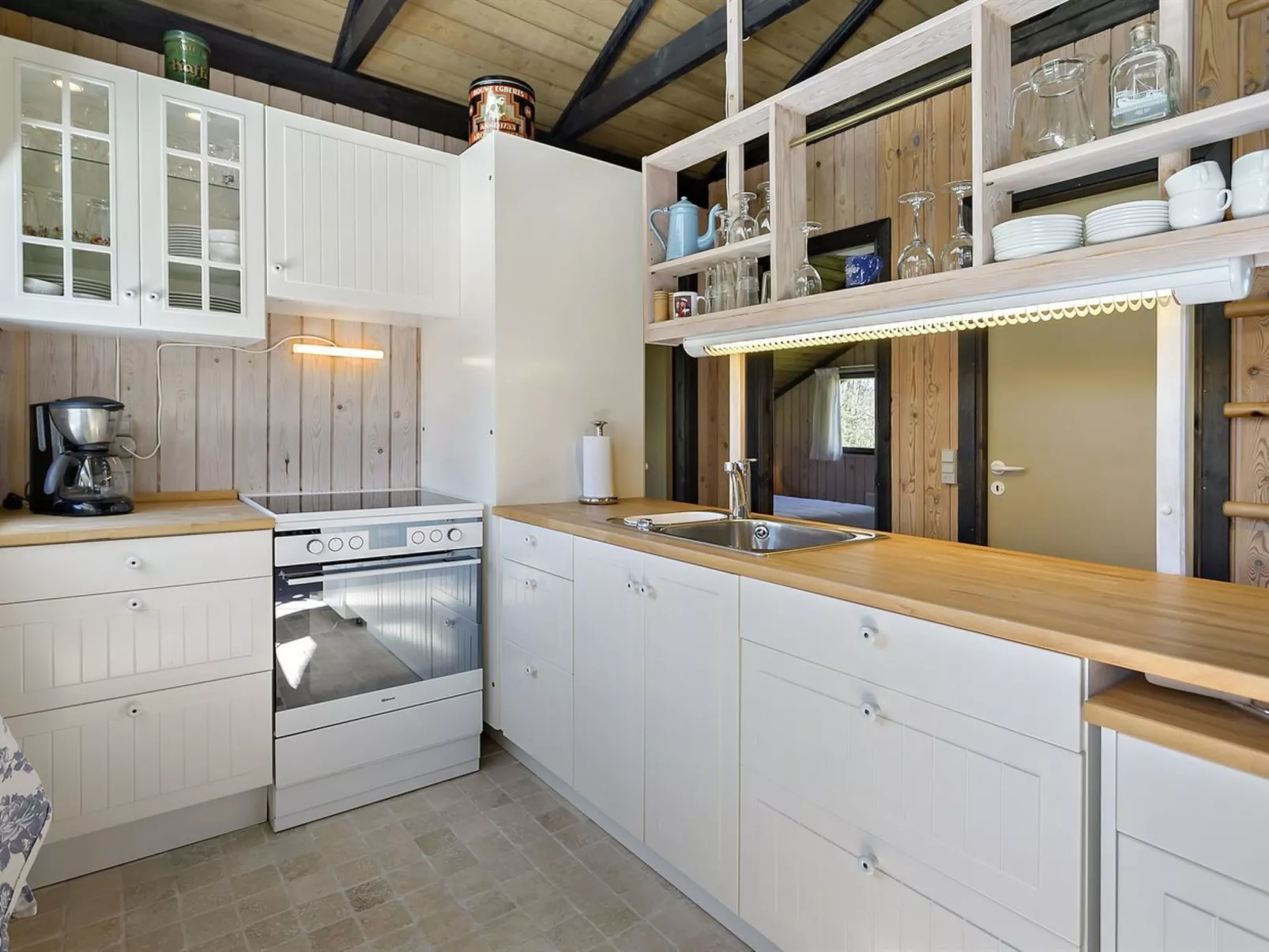 "Guthki" - 275m from the sea-Inside