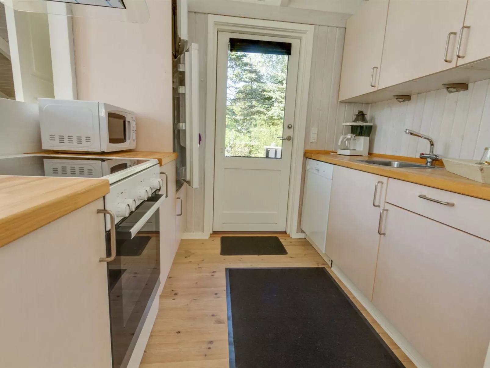 "Nafne" - 500m from the sea-Inside