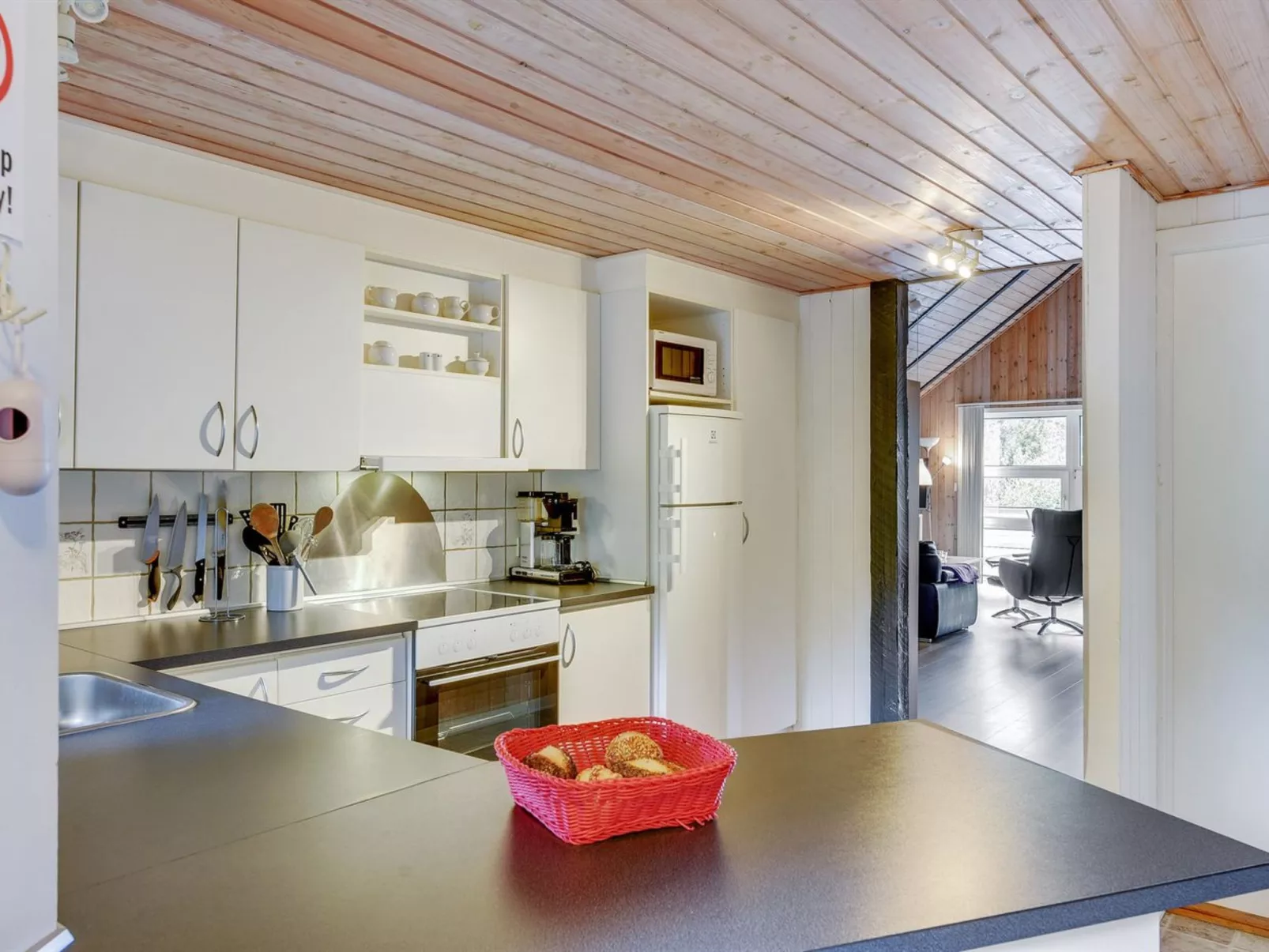 "Sylvi" - 1.7km from the sea-Drinnen