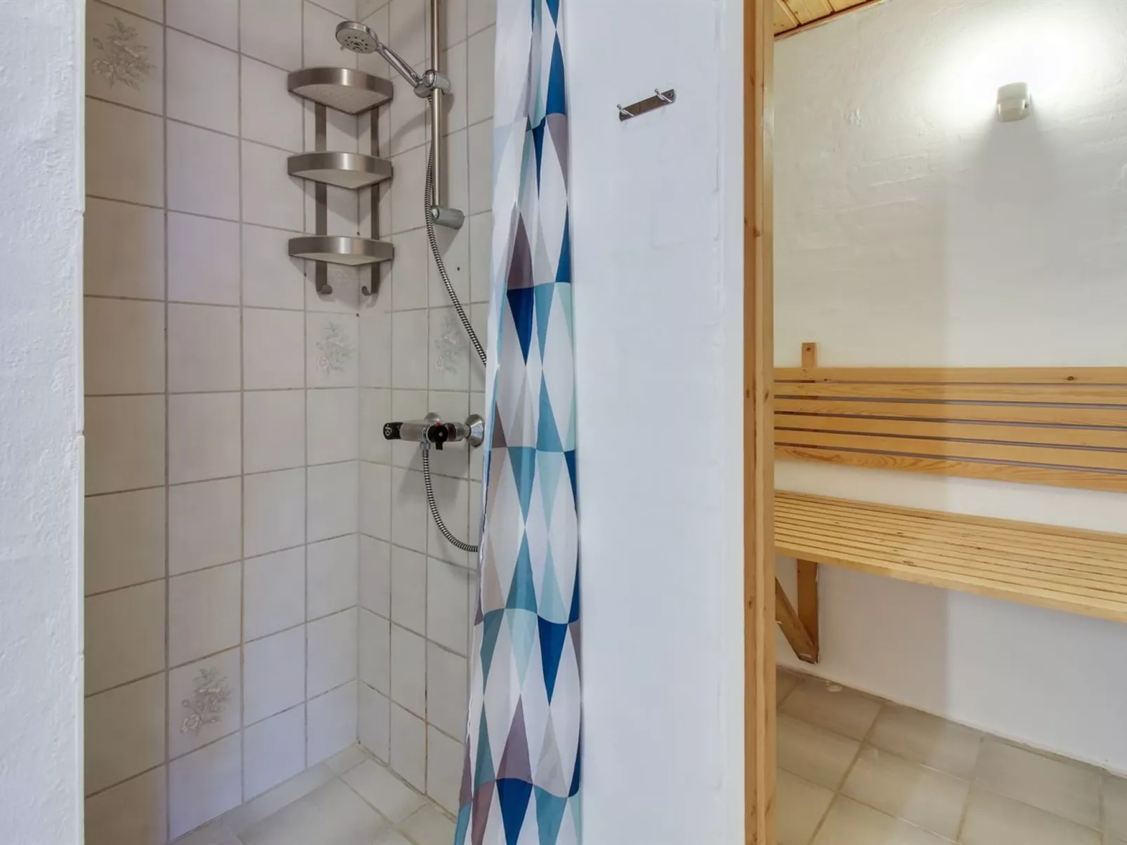 "Sylvi" - 1.7km from the sea-Drinnen