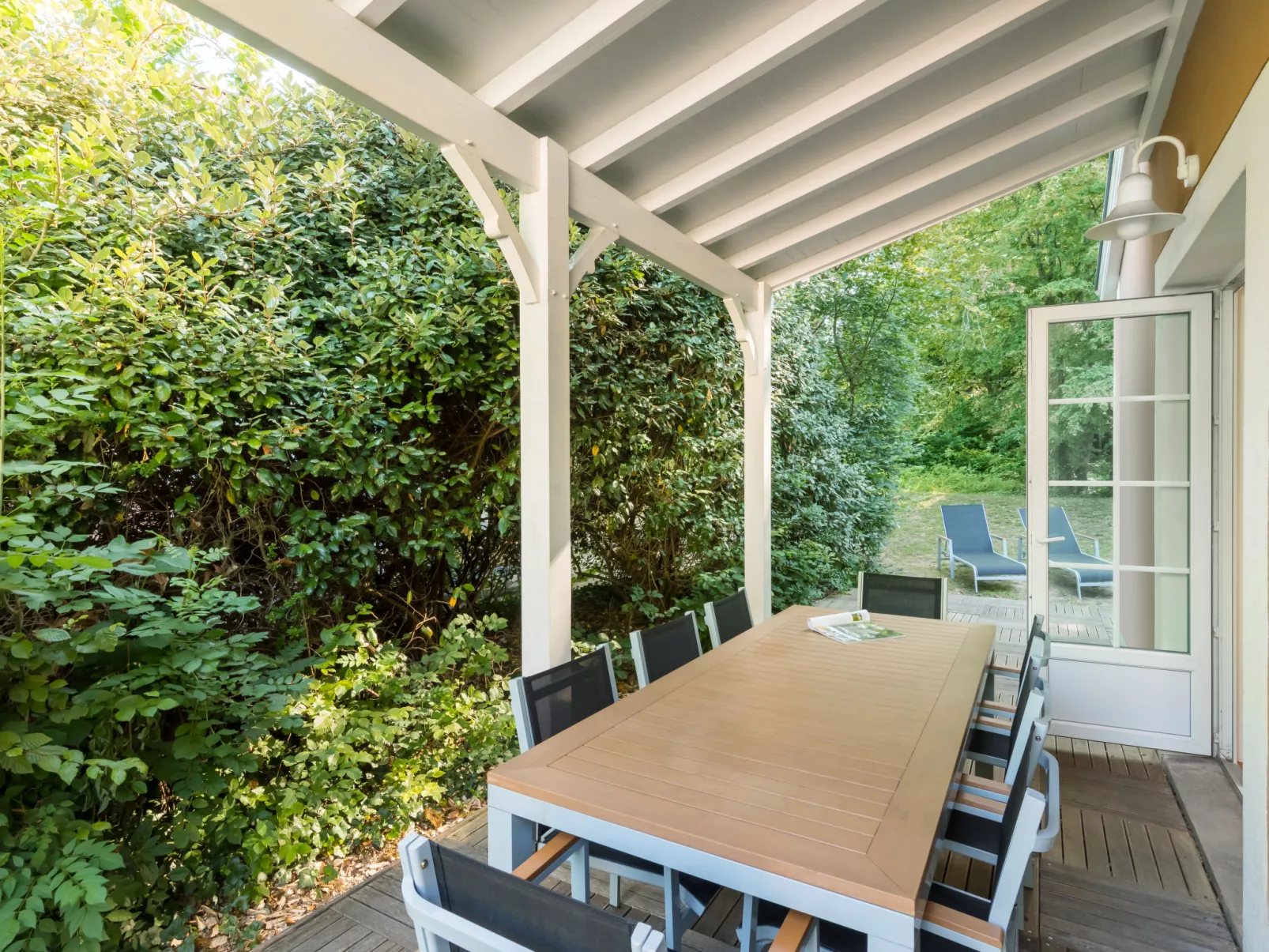 Cottage Premium-Outside