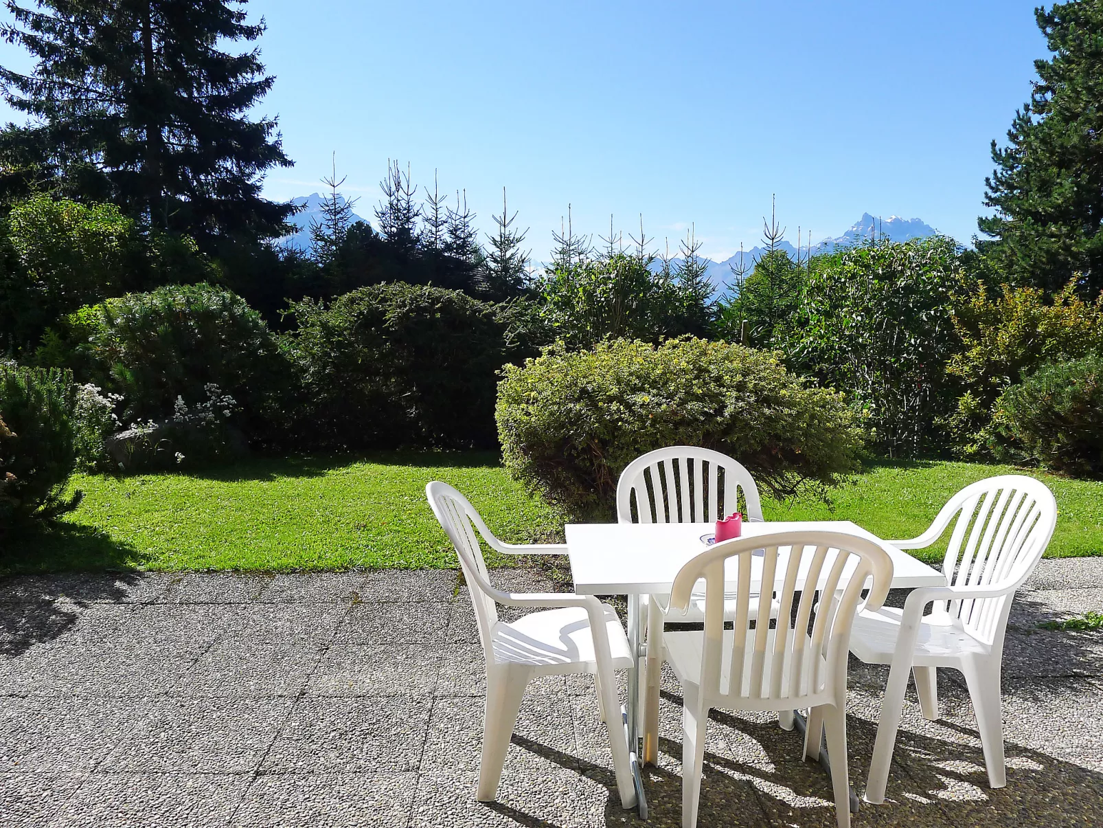 Le Mont Blanc 2-Outside