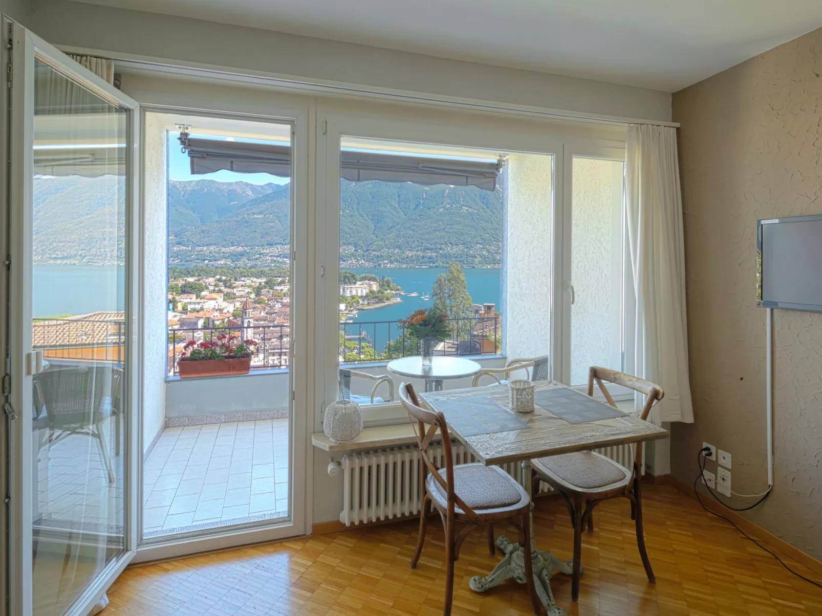 Double Room Modern-Inside
