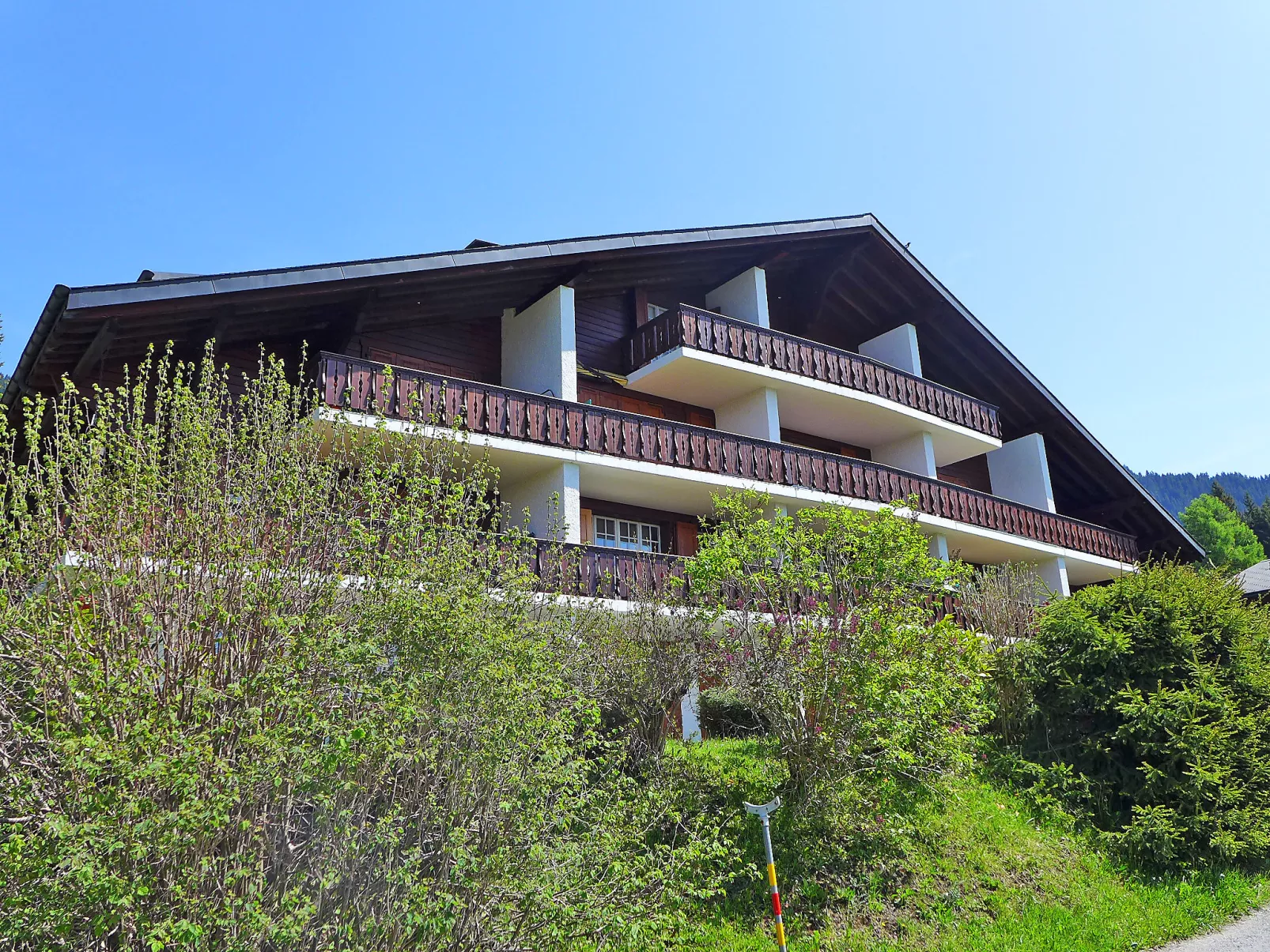 Le Mont Blanc 2-Outside