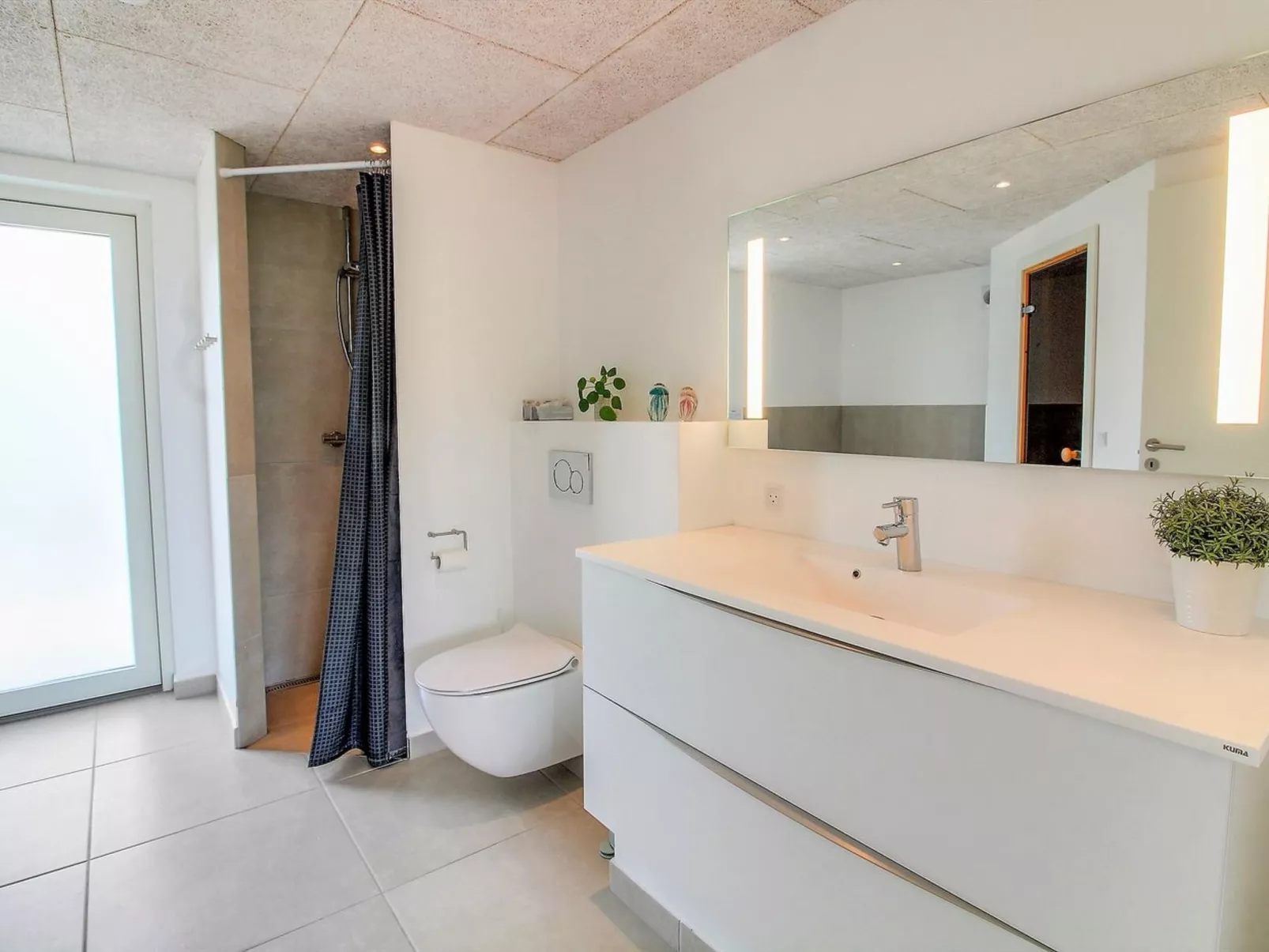 "Thorfin" - 200m from the sea-Inside