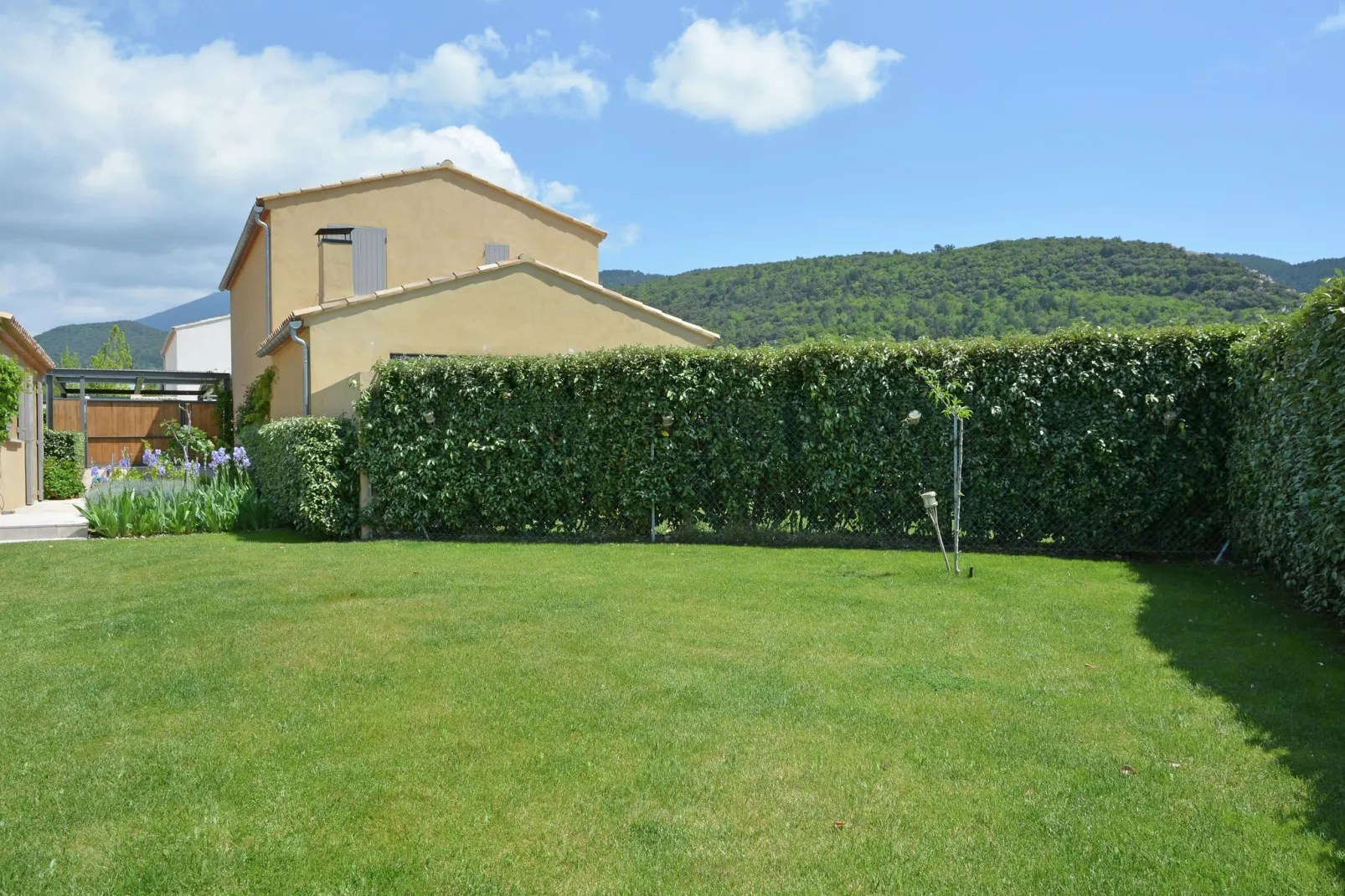 Villa Belle Suzette-Gardens summer