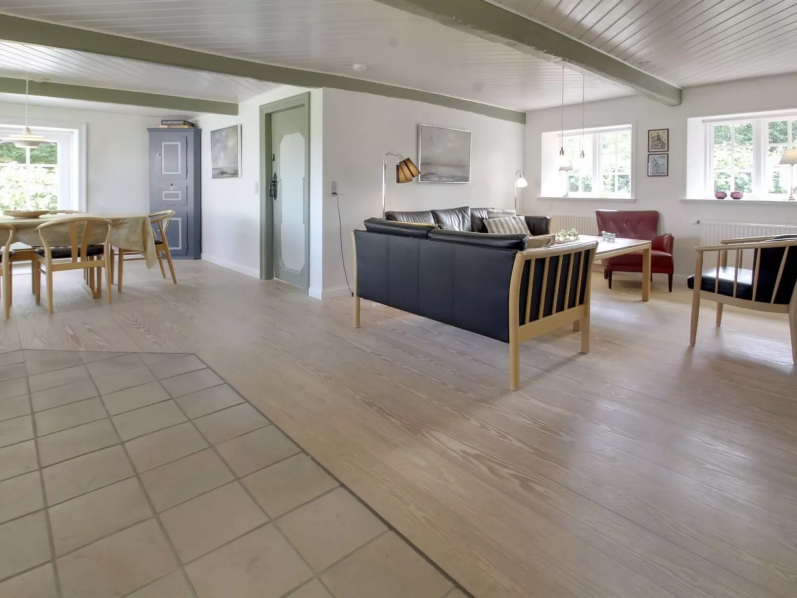 "Ingulf" - 18km from the sea-Inside