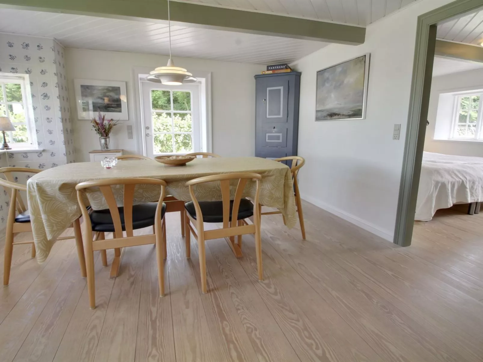 "Ingulf" - 18km from the sea-Inside