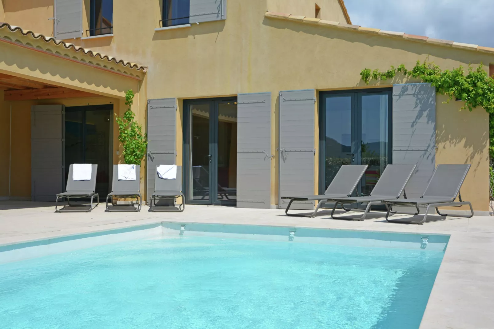 Villa Belle Suzette-Exterior summer