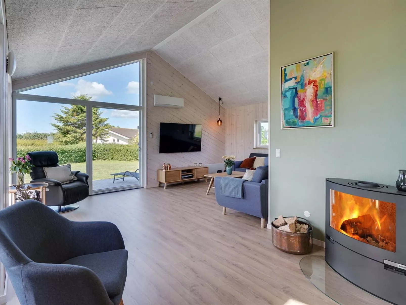"Elsebet" - 600m from the sea
