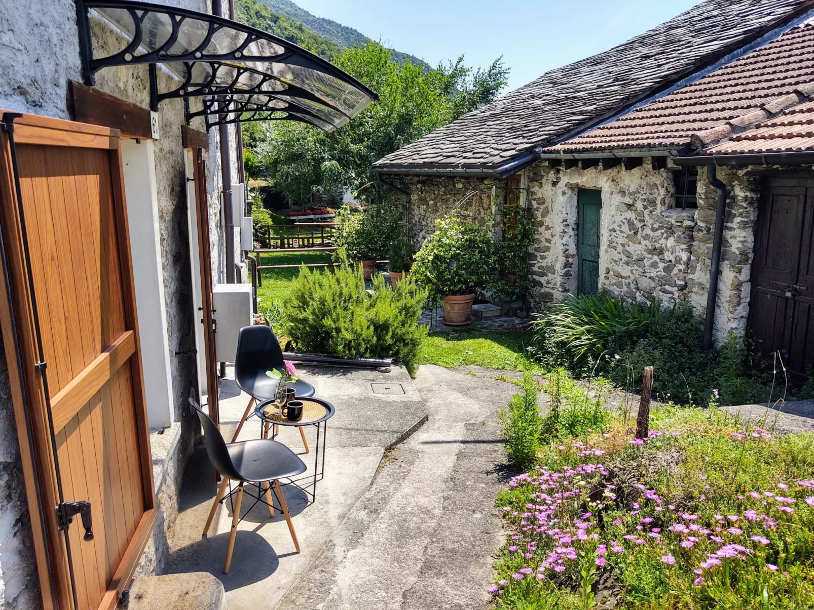 Monastero-Outside