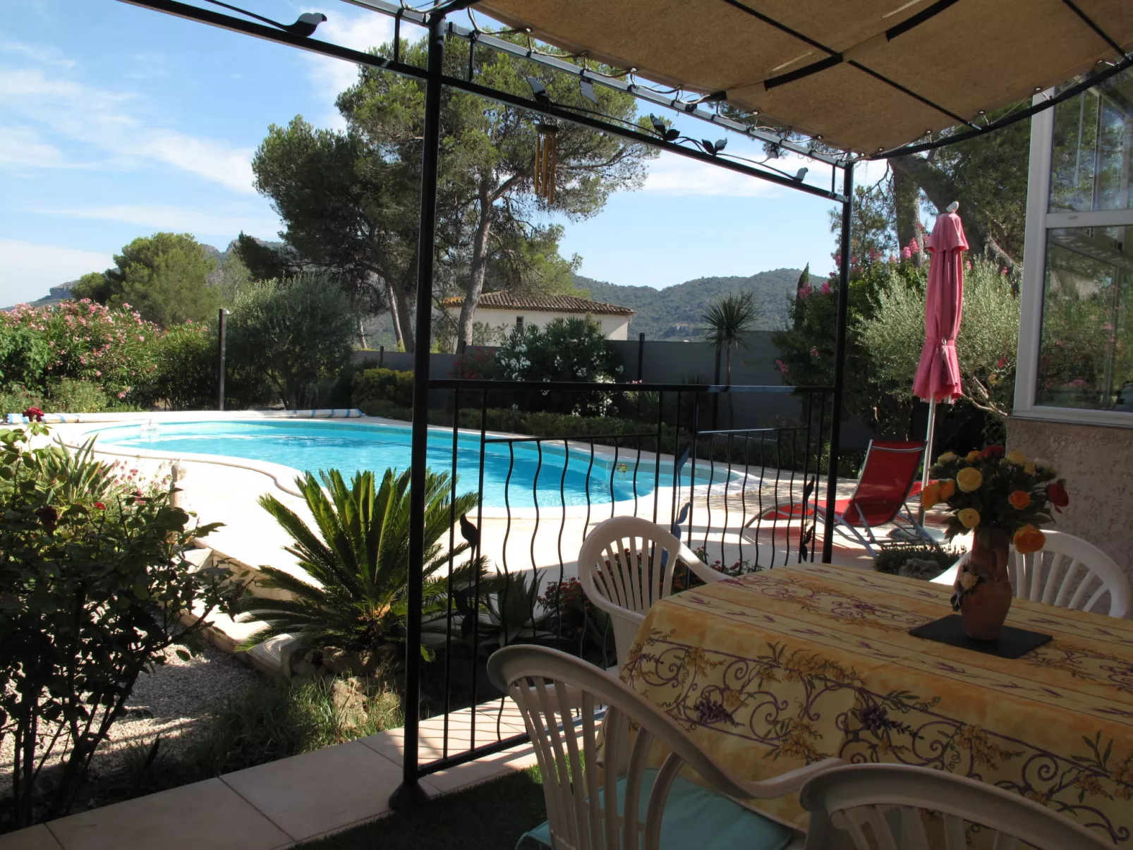Les Hauts de Palayson-Outside