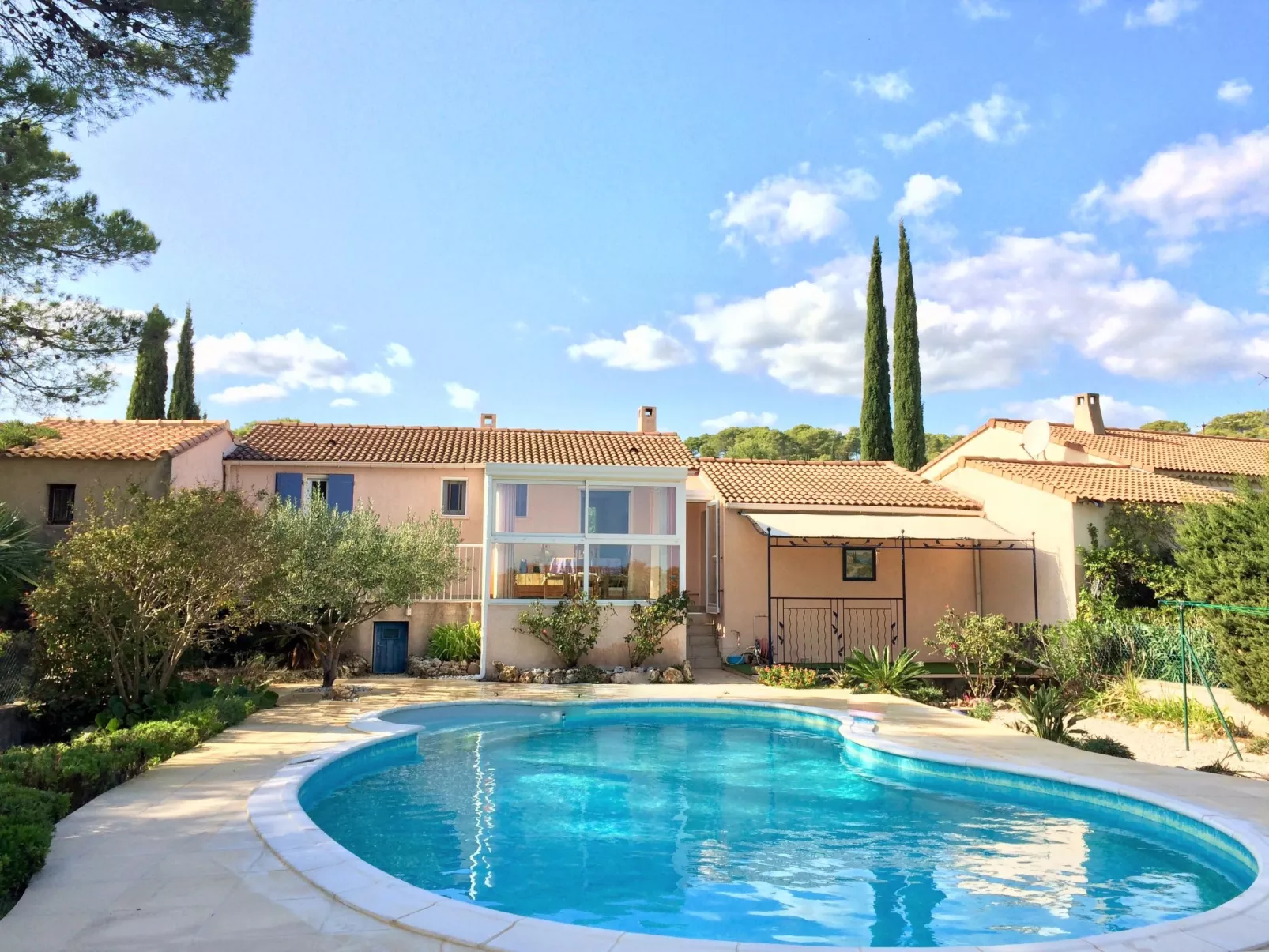 Les Hauts de Palayson-Outside