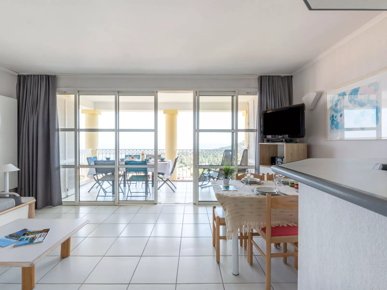 Les Bastides (O4 259)-Dedans