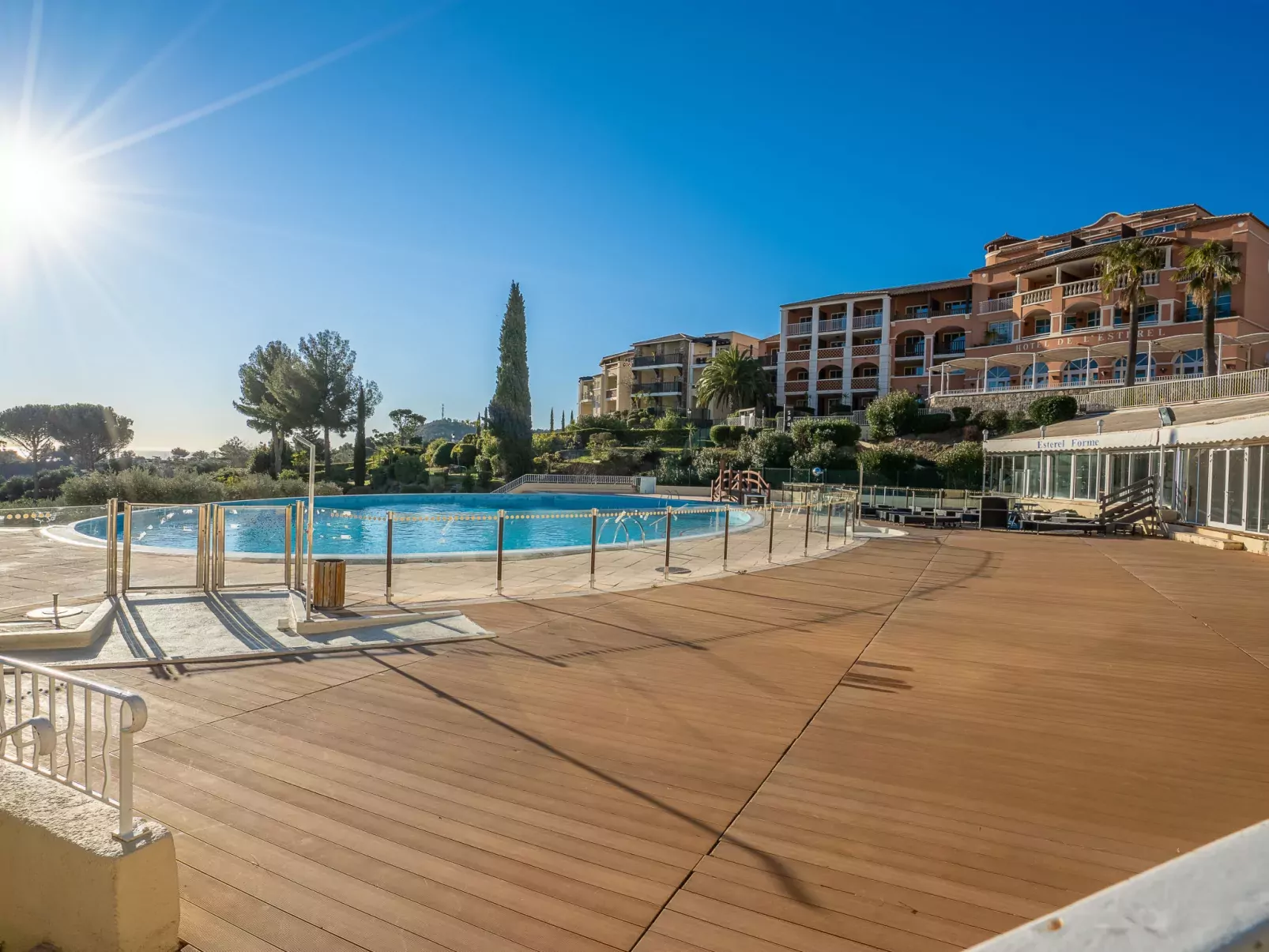 Les Bastides (O4 259)-Dehors