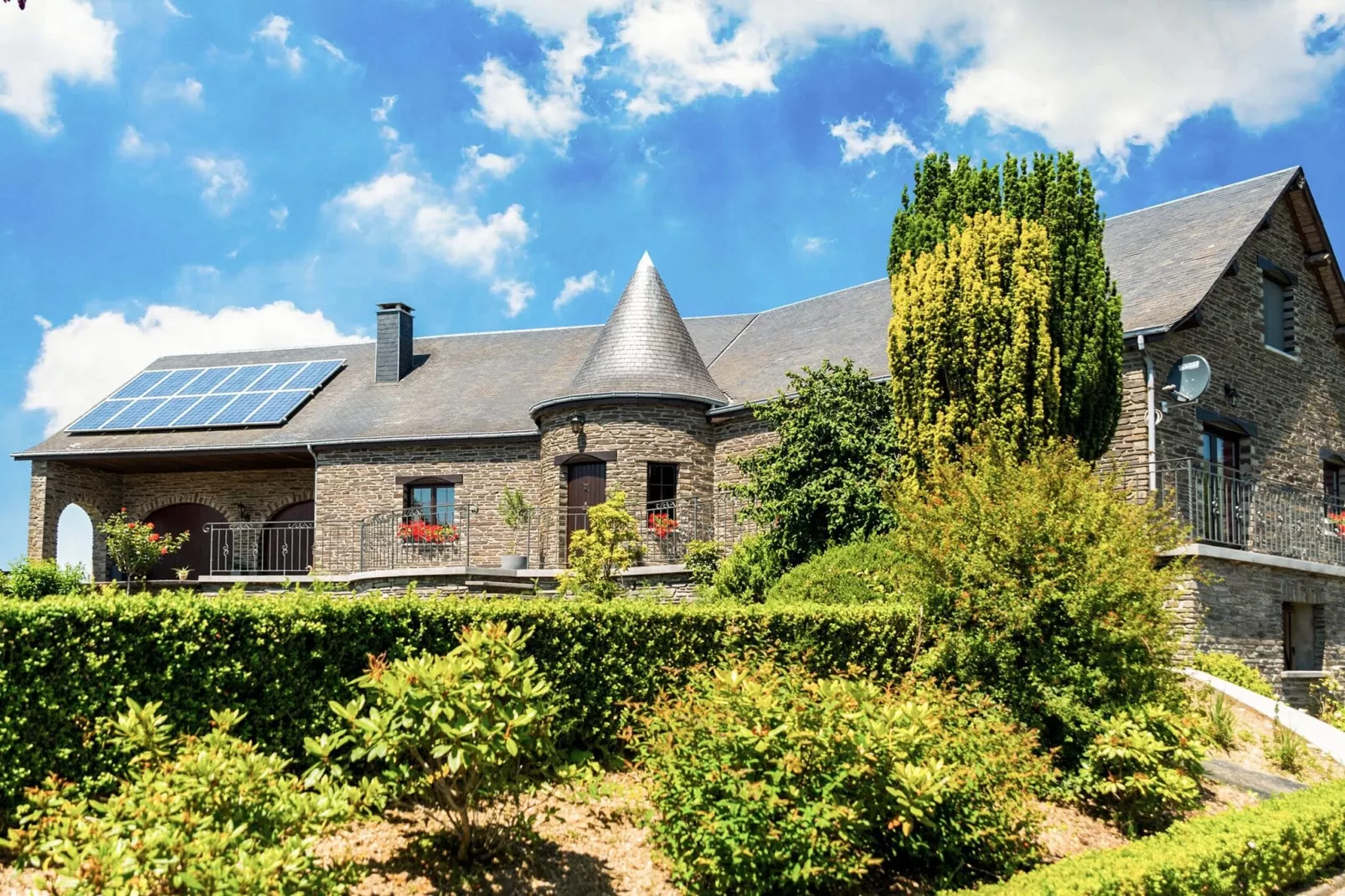La Tourelle-Exterior summer