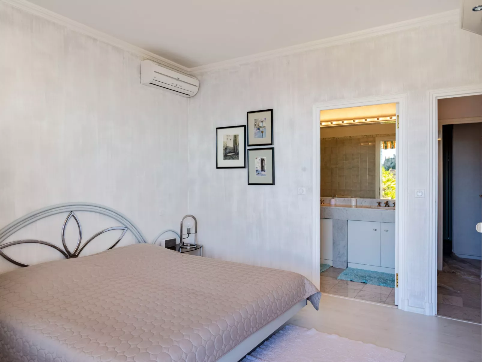 Les Balcons d'Eze-Inside