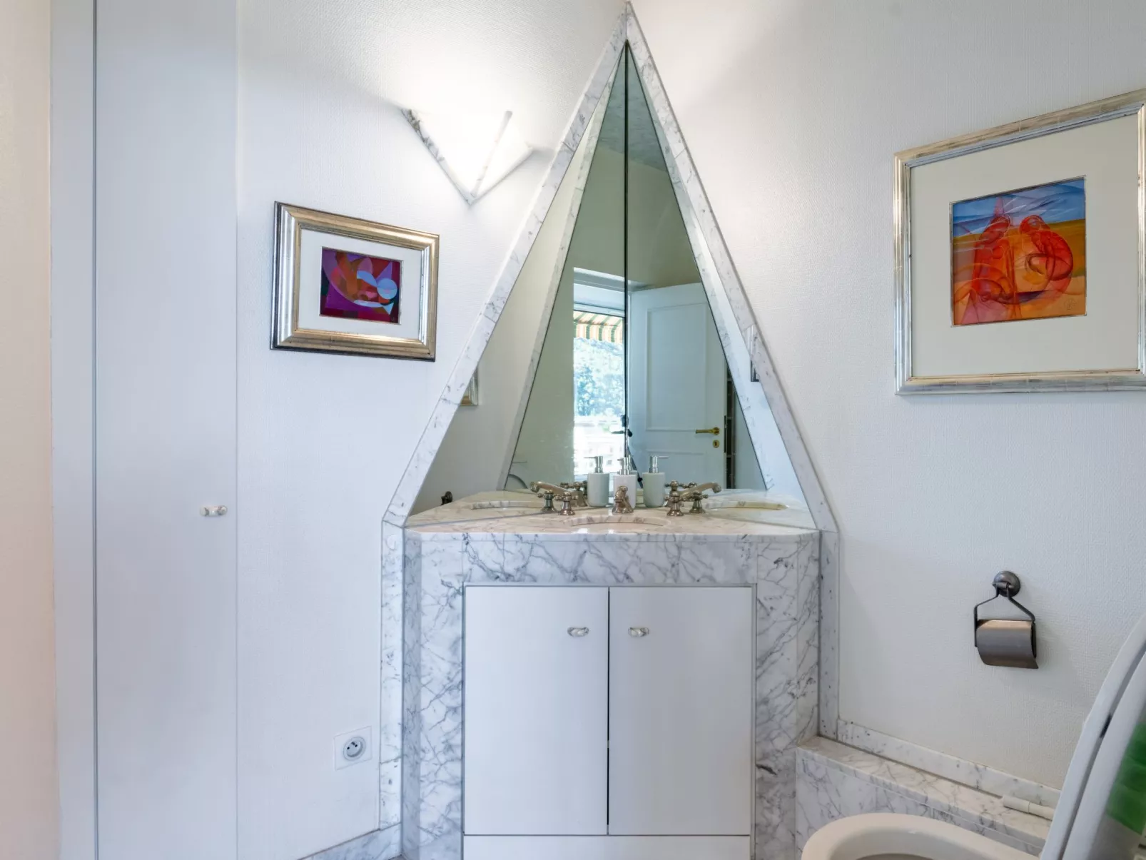 Les Balcons d'Eze-Inside
