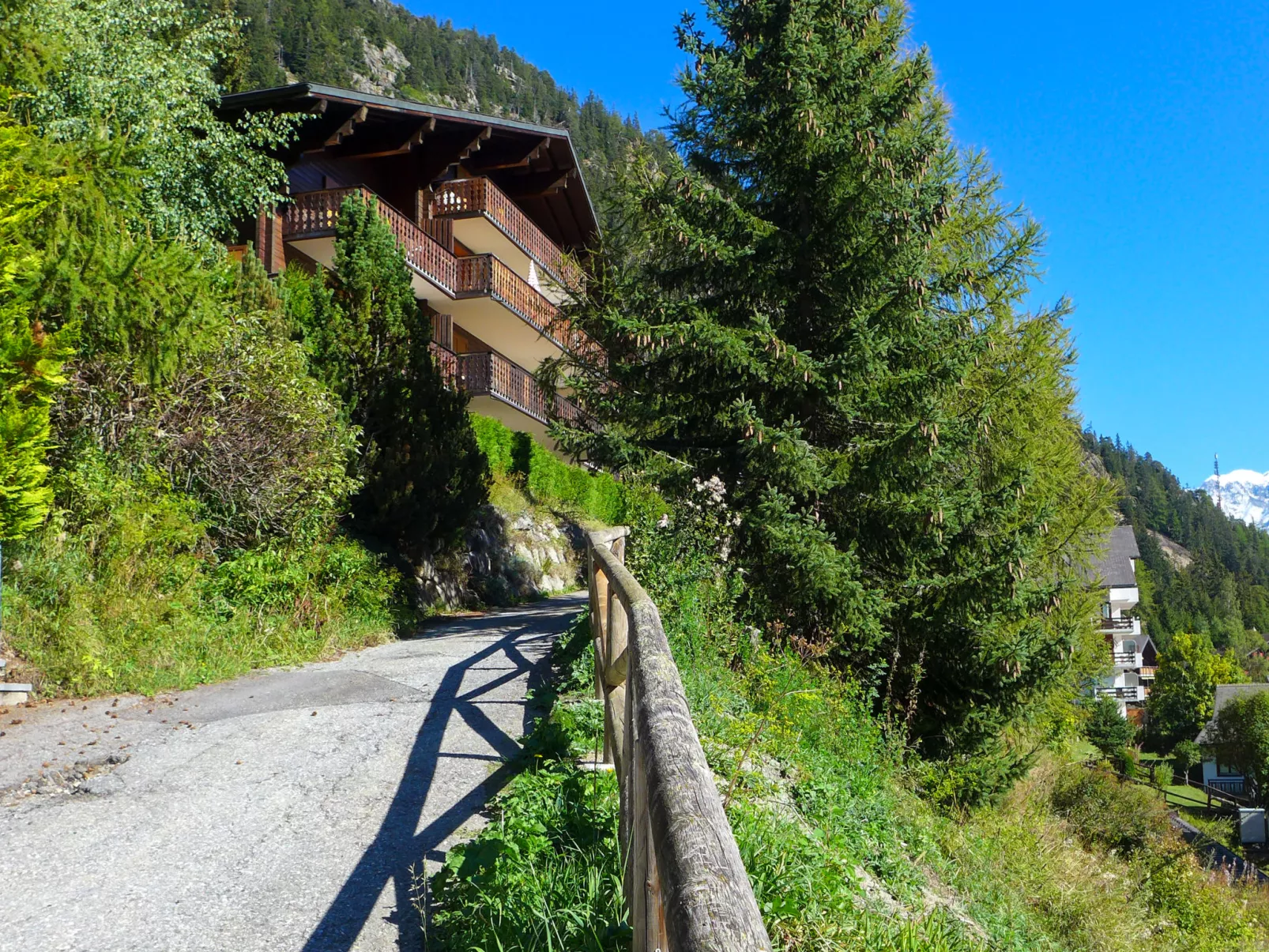 Colline 3-Outside