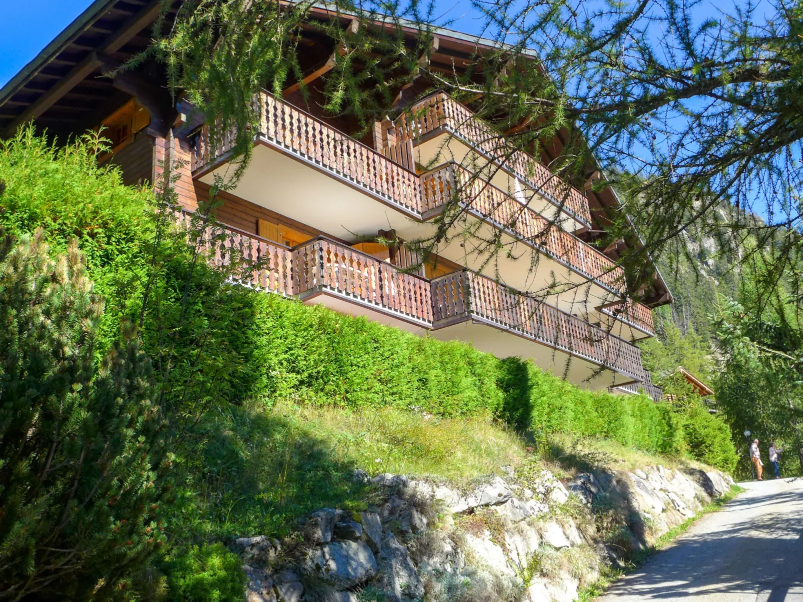 Colline 3-Outside