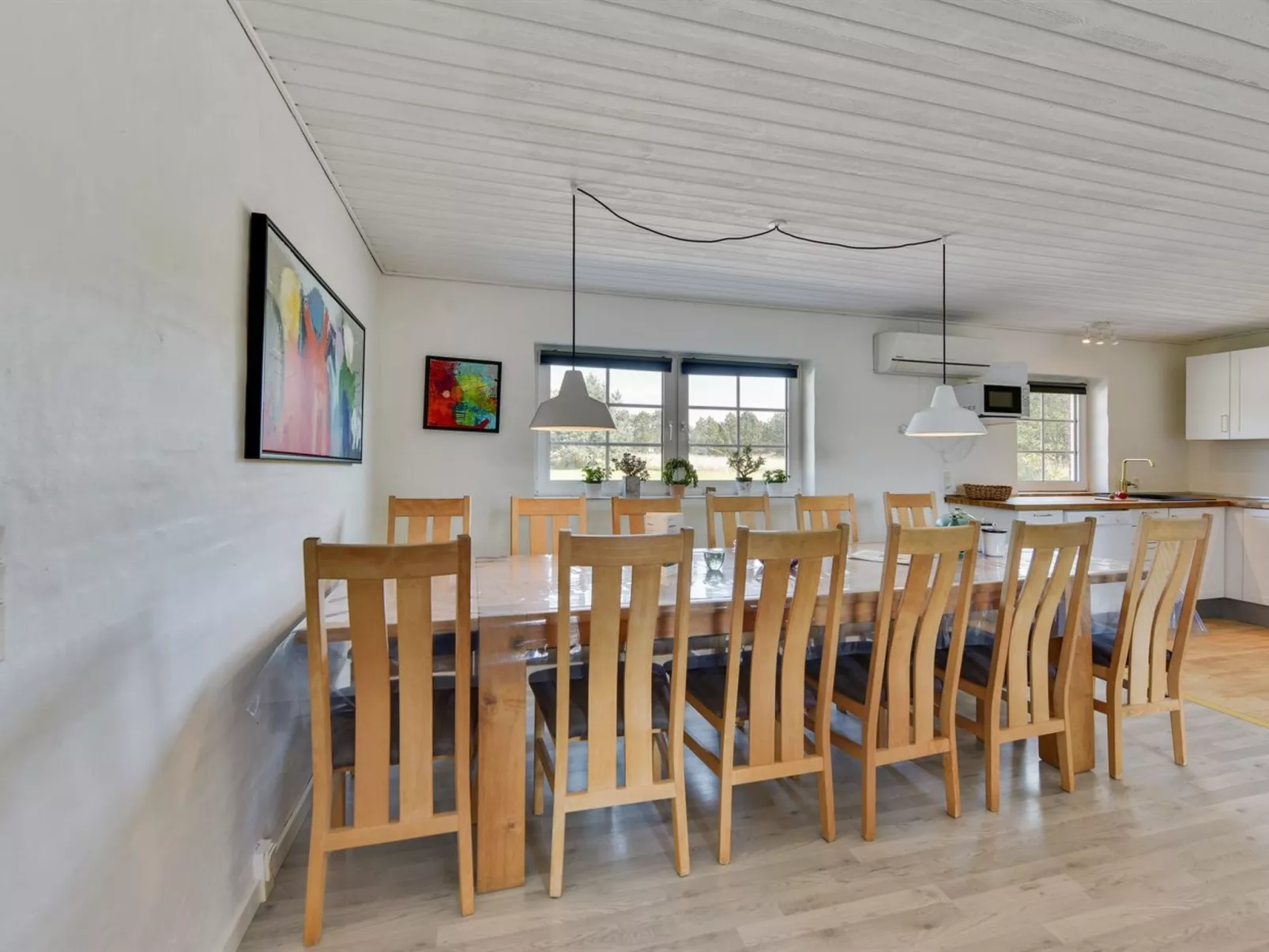 "Aane" - 1.8km from the sea-Inside