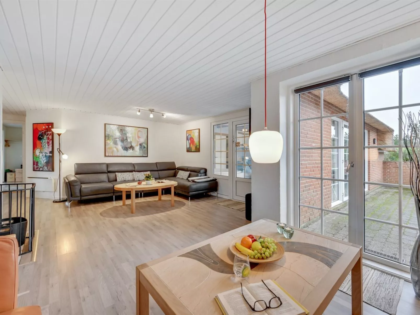 "Aane" - 1.8km from the sea-Inside