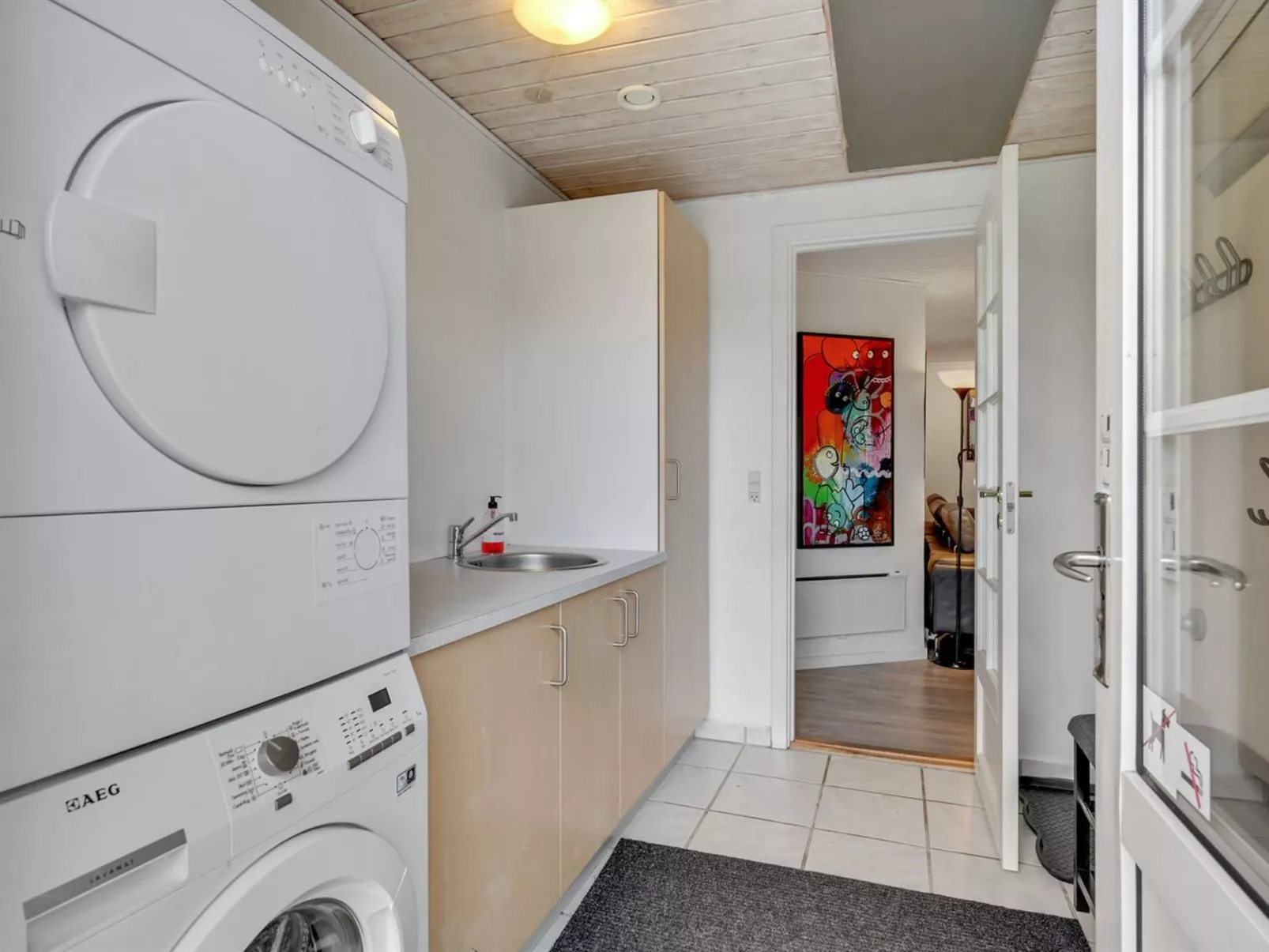 "Aane" - 1.8km from the sea-Inside