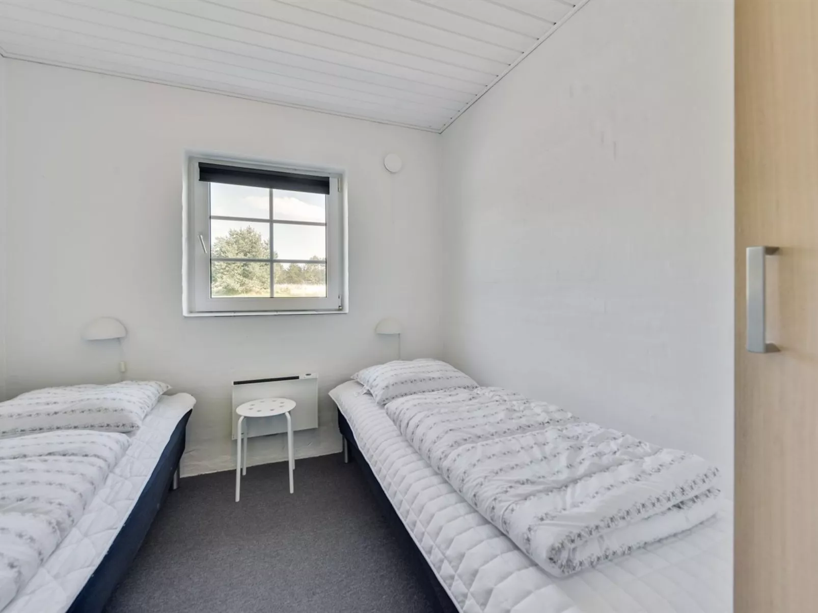 "Aane" - 1.8km from the sea-Inside