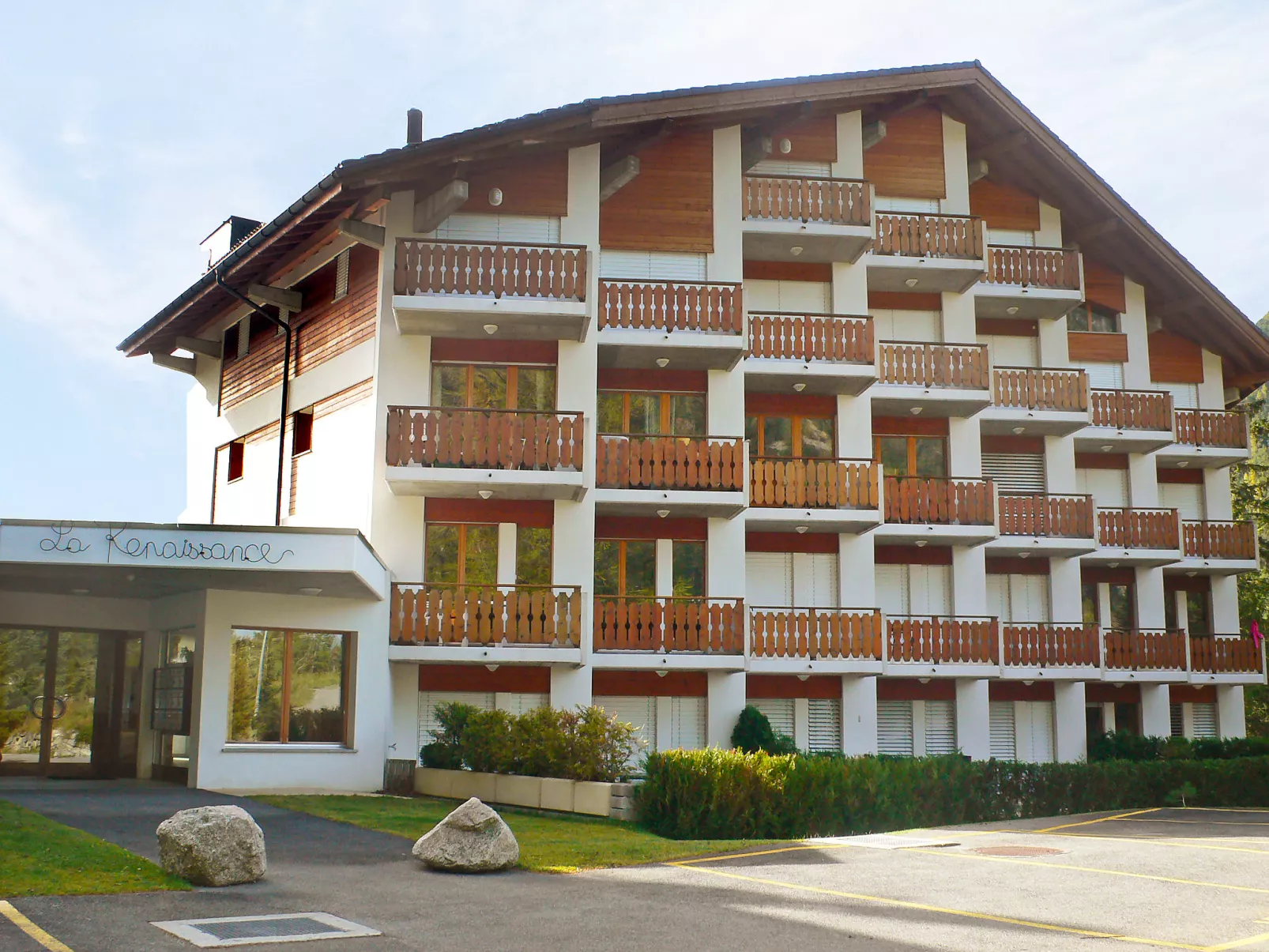 Renaissance 5-Outside