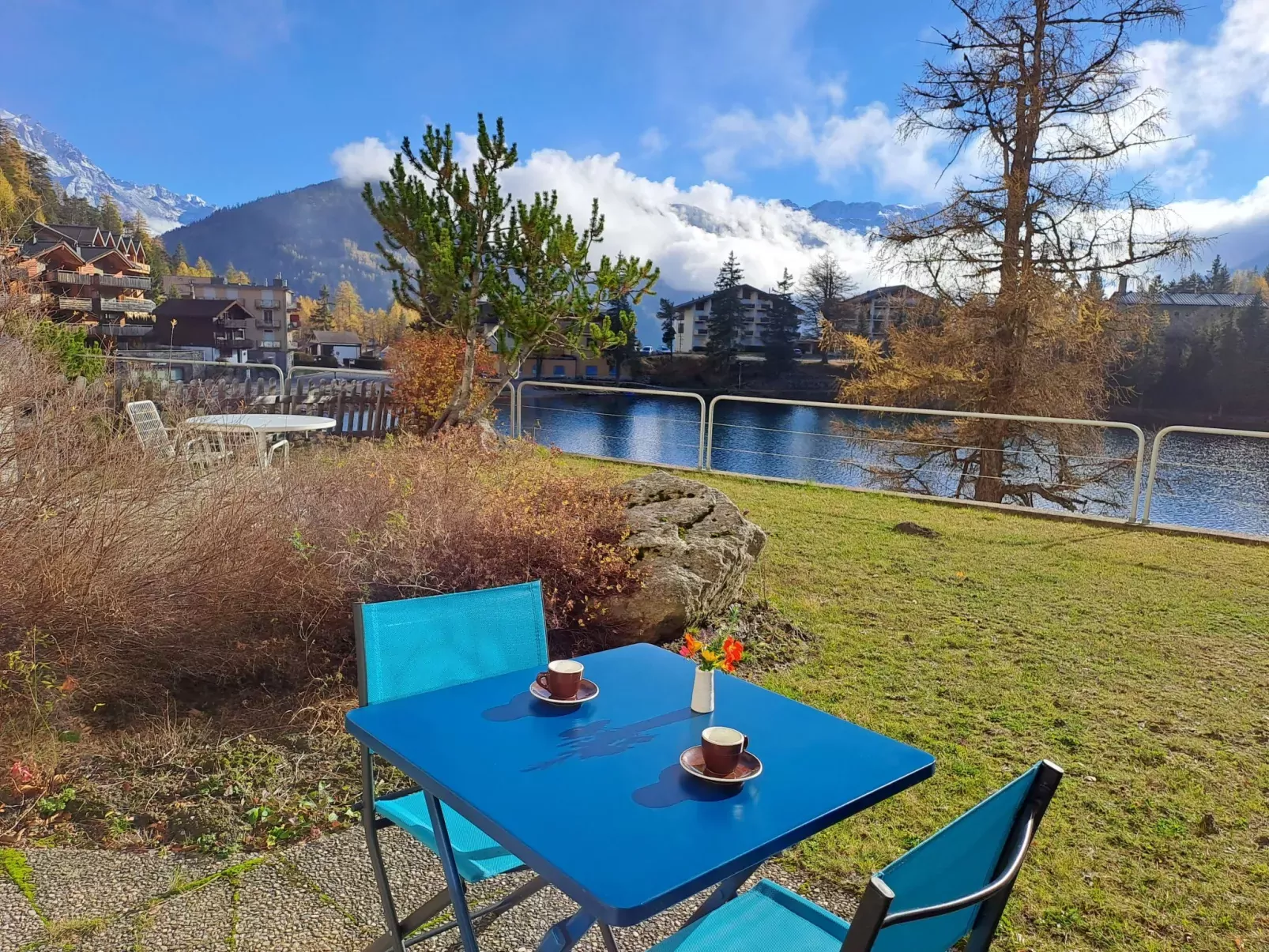 Alpes et Lac 2-Outside