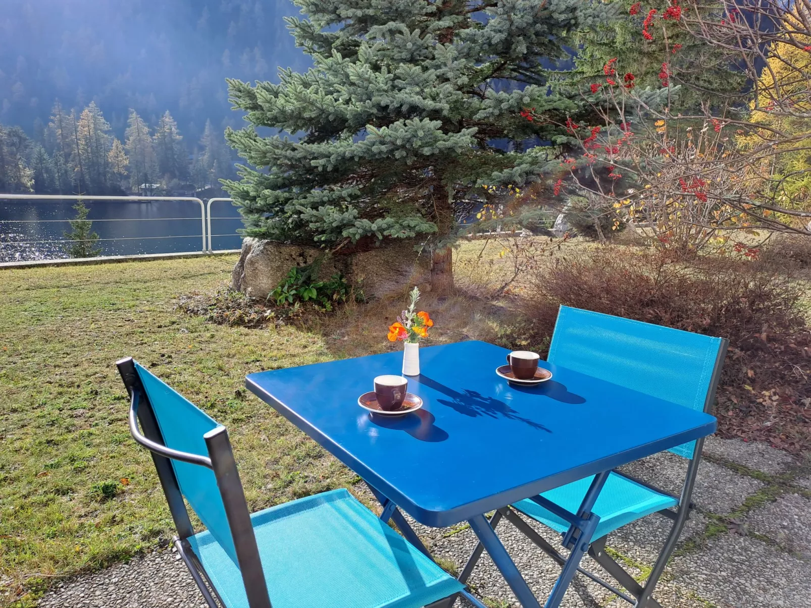 Alpes et Lac 2-Outside