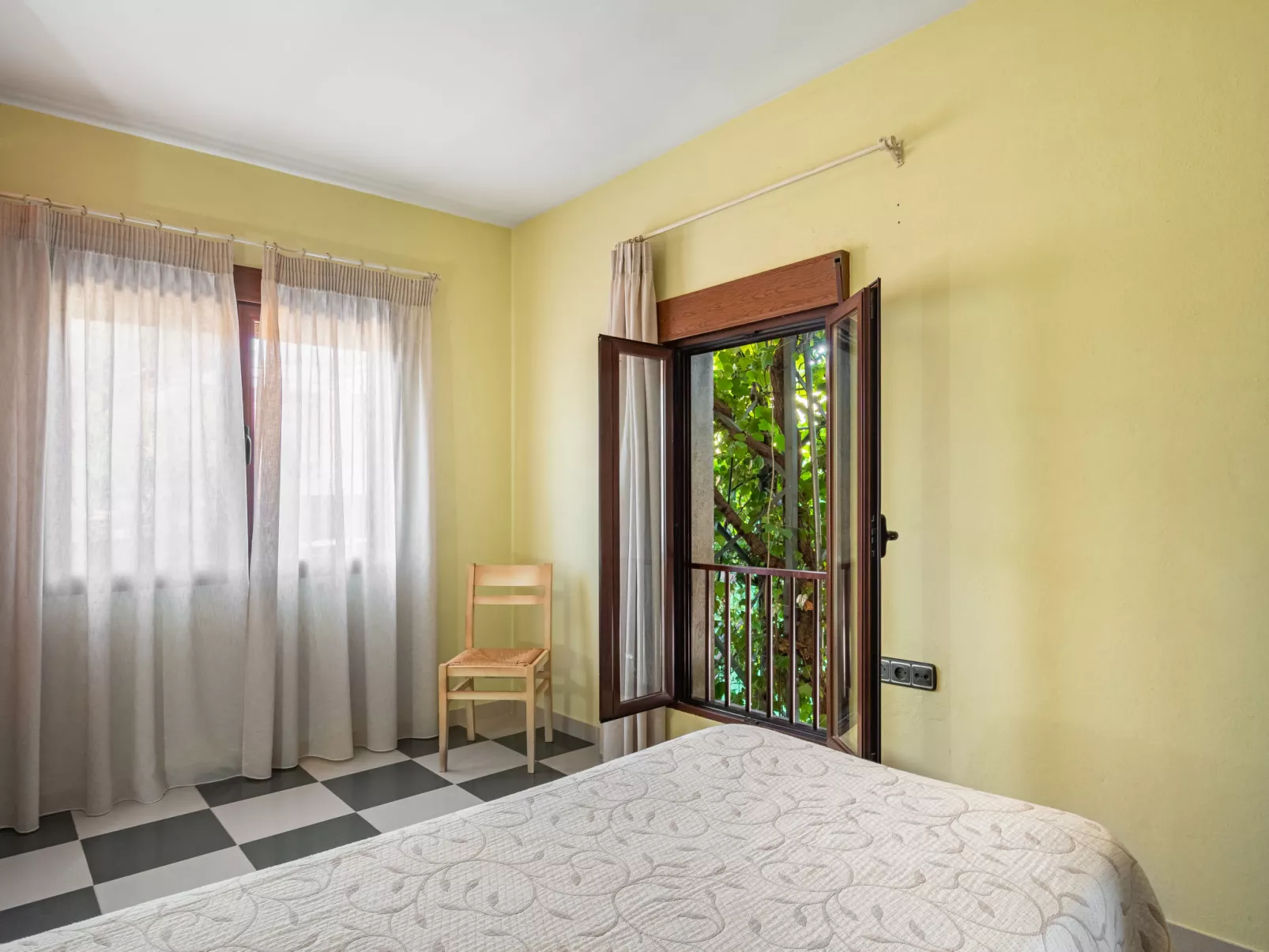 El Balcon-Inside