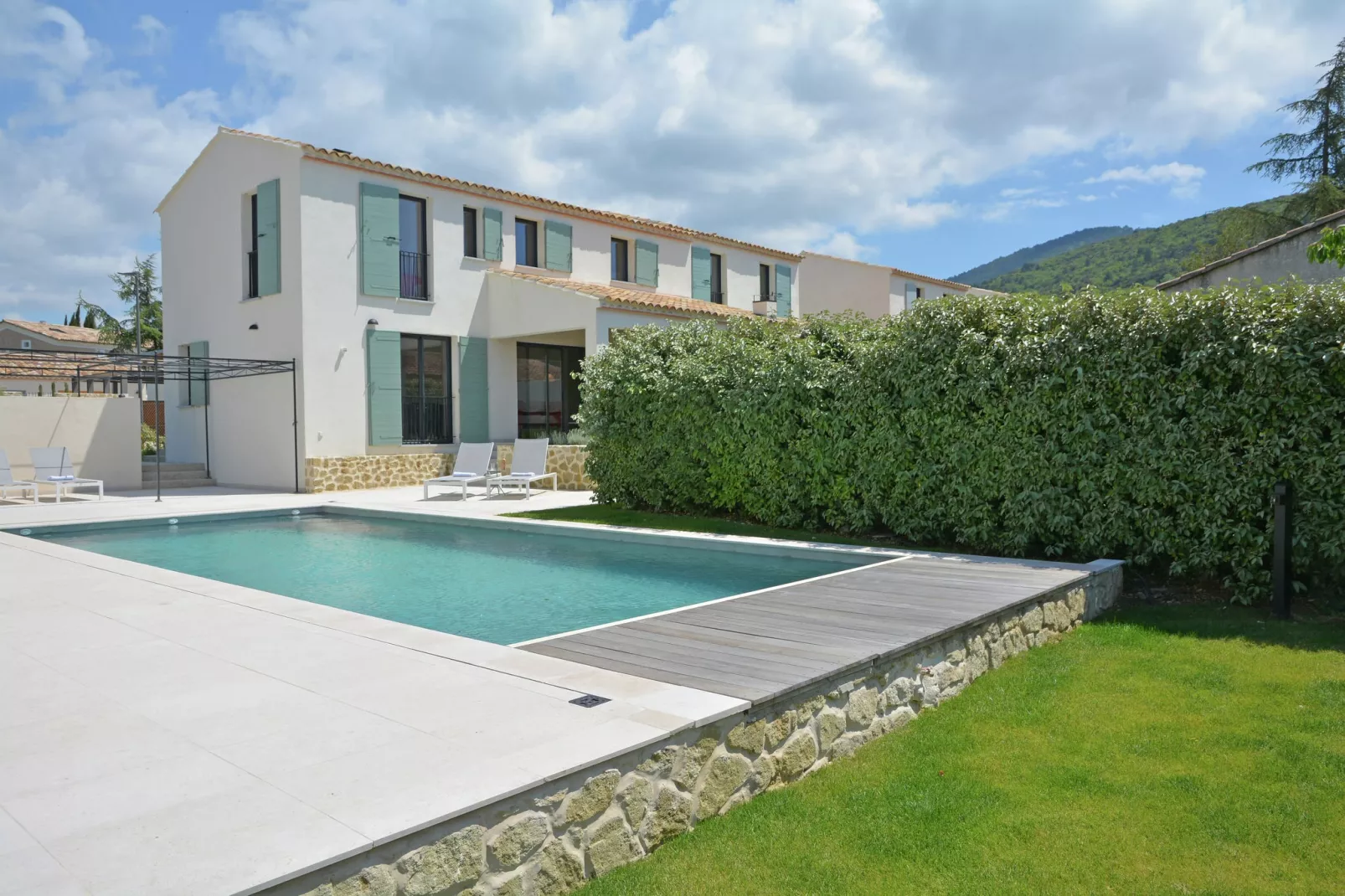 Villa Les Arts-Exterior summer