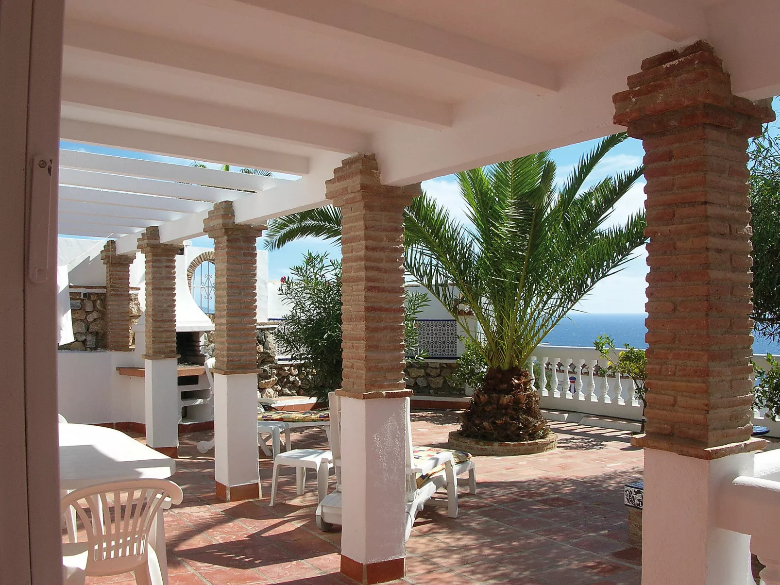 Villa Mimosa-Outside