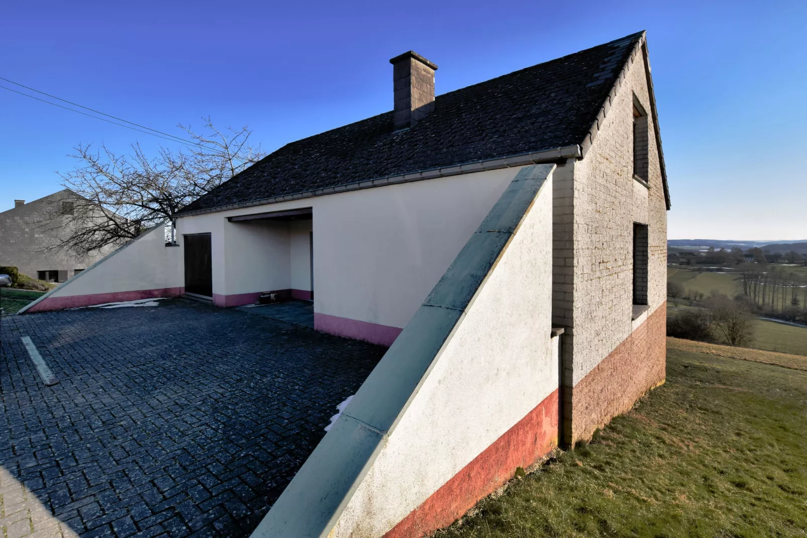 Le Sanglier-Exterior summer