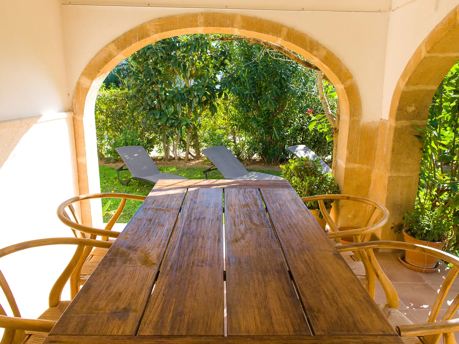 Cofitsa-Outside