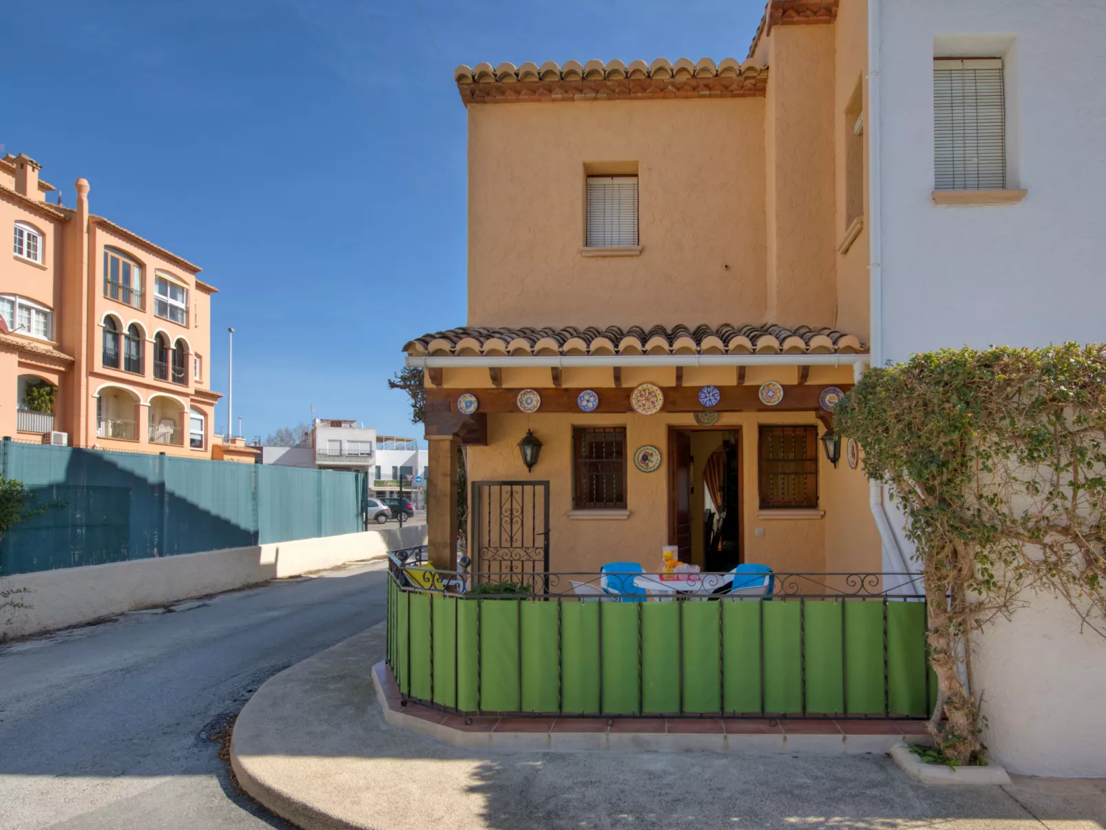 El Arenal-Outside