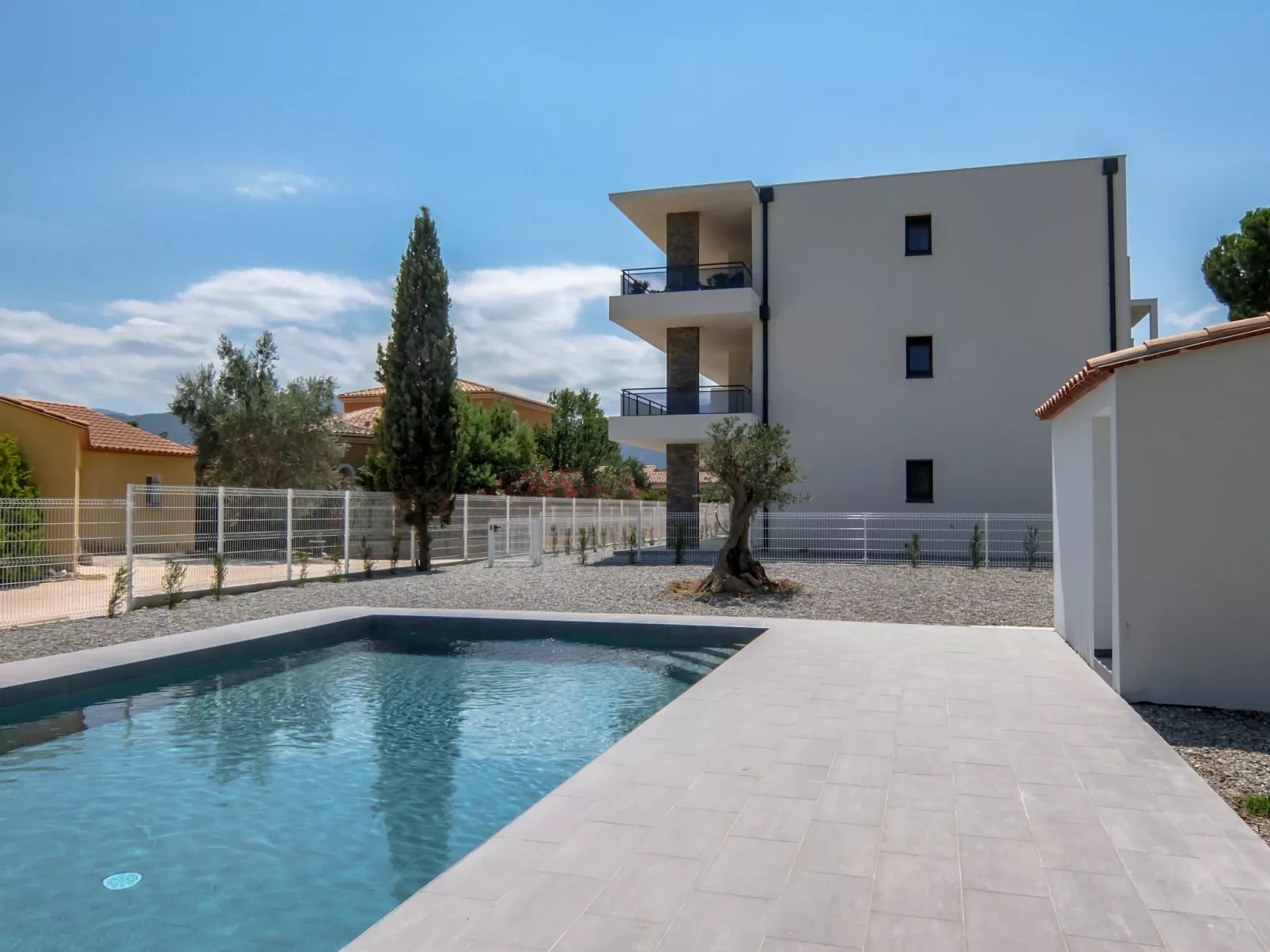 Le Clos des Alberes-Outside
