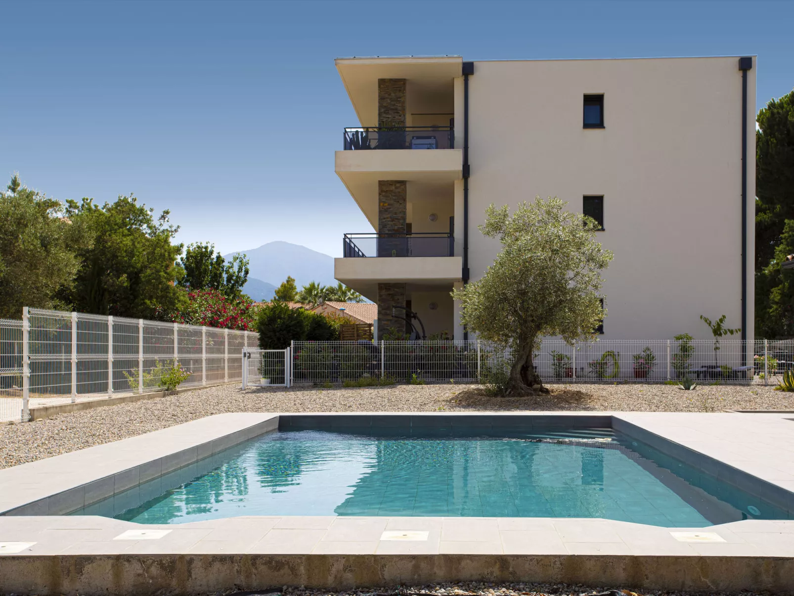 Le Clos des Alberes-Outside